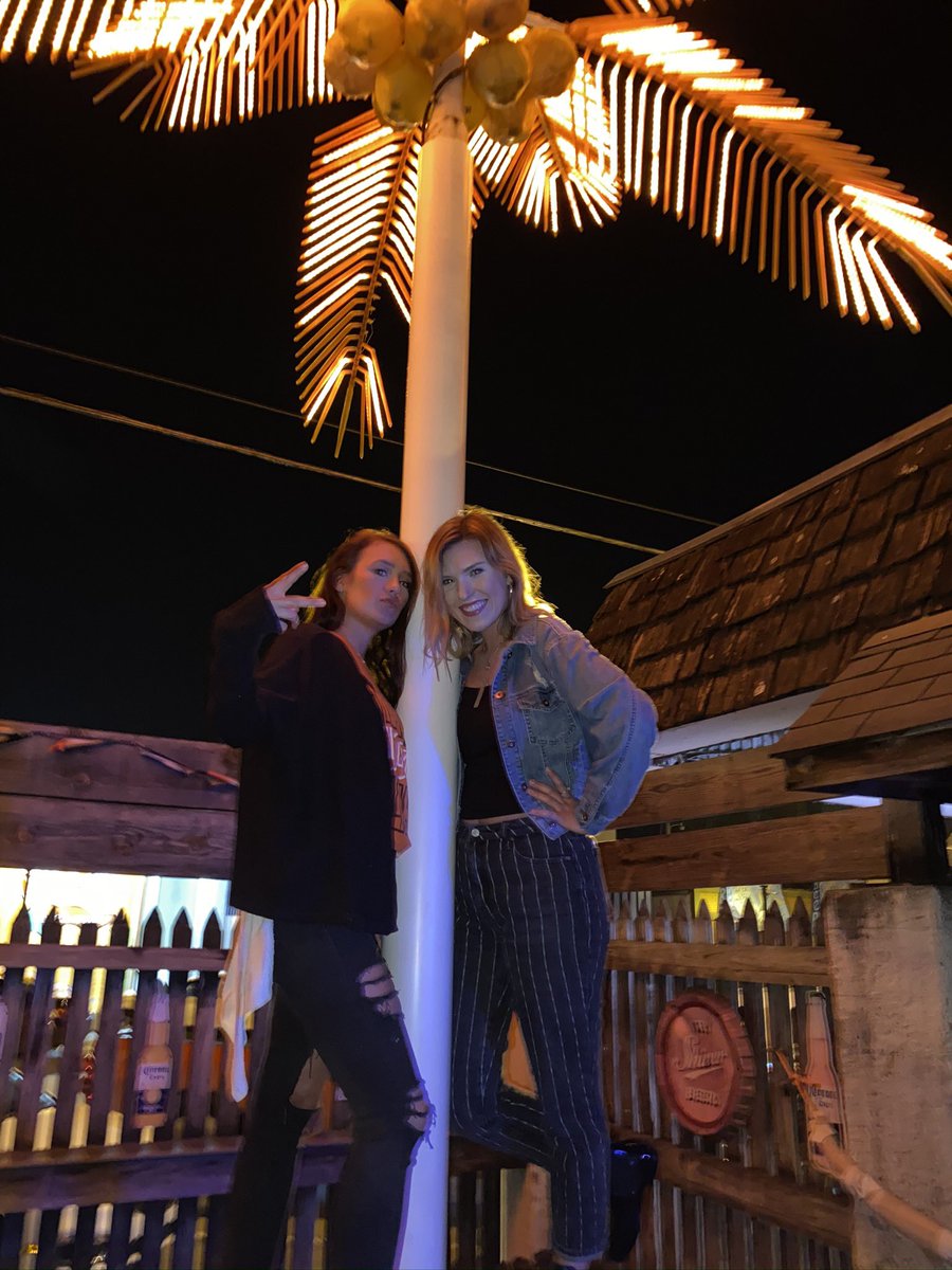 JR_Murphys's tweet photo. GIVEAWAY TIME! 

Come to murphys any time between 12 &amp; 1:30 and tag us in a picture of you and your friends under the palms for a chance to win one of five straight to murphys shirts! 

Winners will be announced Monday 10/12/20!🌴 https://t.co/0PbKTwErAU
