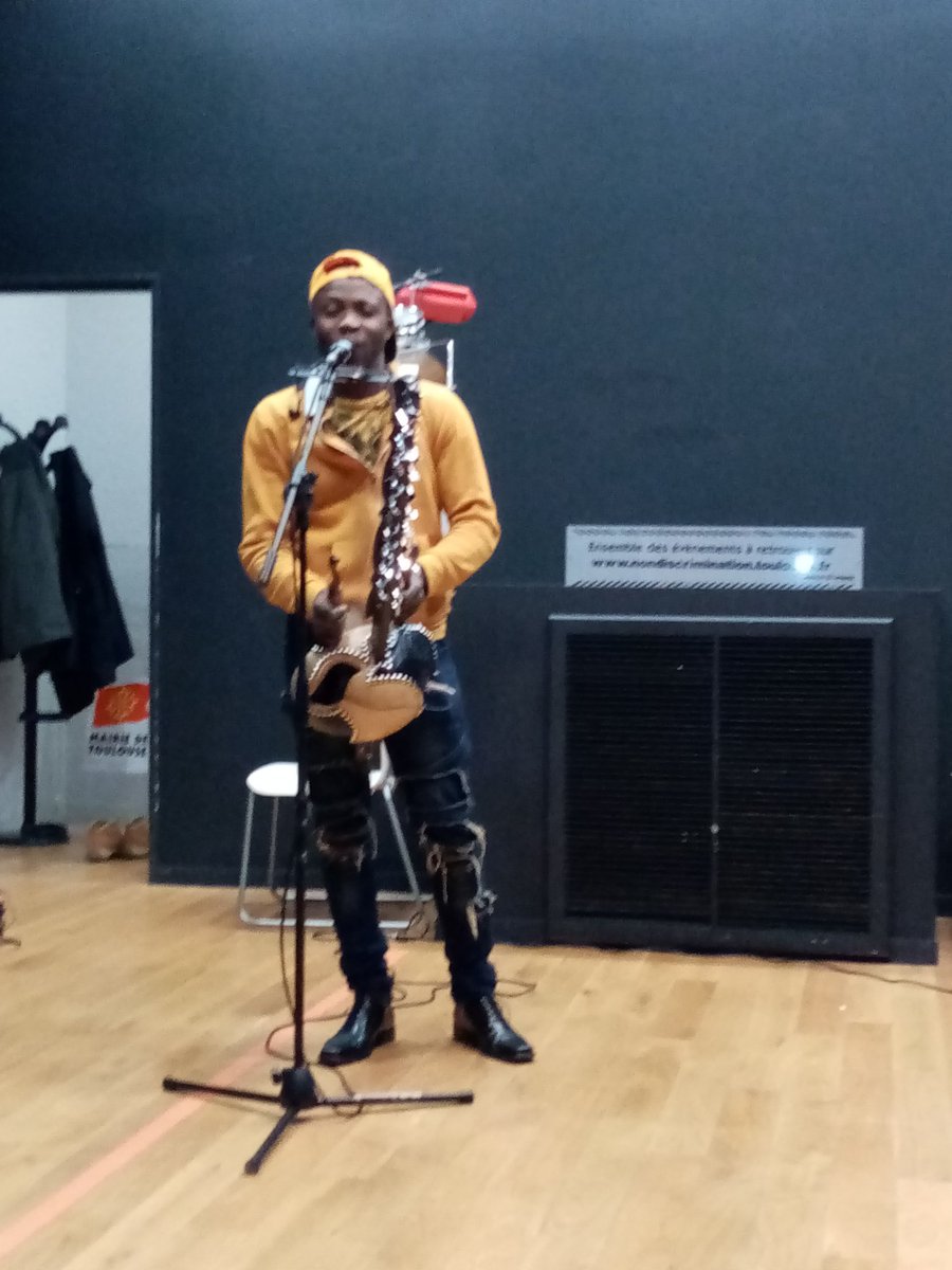 MarouaSylla's tweet photo. Restitution des travaux des Assises Africaines ce 10/10/2020 dans le cadre de l'Africa2020 et finir avec une note musicale d'un talentueux artiste multi-instruments 😍 #diversites #Toulousediversités #Africa2020 https://t.co/PKVMpKmp3J