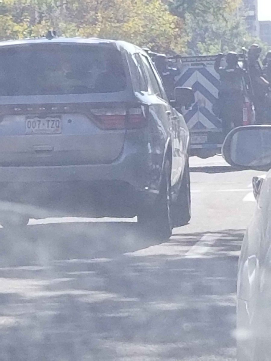 gaygamerz's tweet image. A picture of a *presumed* undercover driving with the cops. #denverprotests #denverprotest #DPDActivity