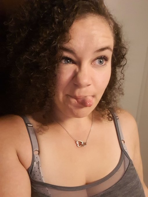 Going to be streaming in just about an hour! And may possibly add Saturday regularly as a stream day<a href="/tag/streamer"class="tags"><span>#streamer</span></a>
