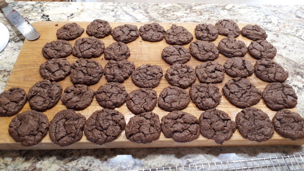 ChuckStoffle's tweet photo. Love it now that my kids can bake on their own. Michael's turn in #bakerspace with a batch of double chocolate chip cookies. You'll notice a few missing already! https://t.co/xBpaTTXyYo