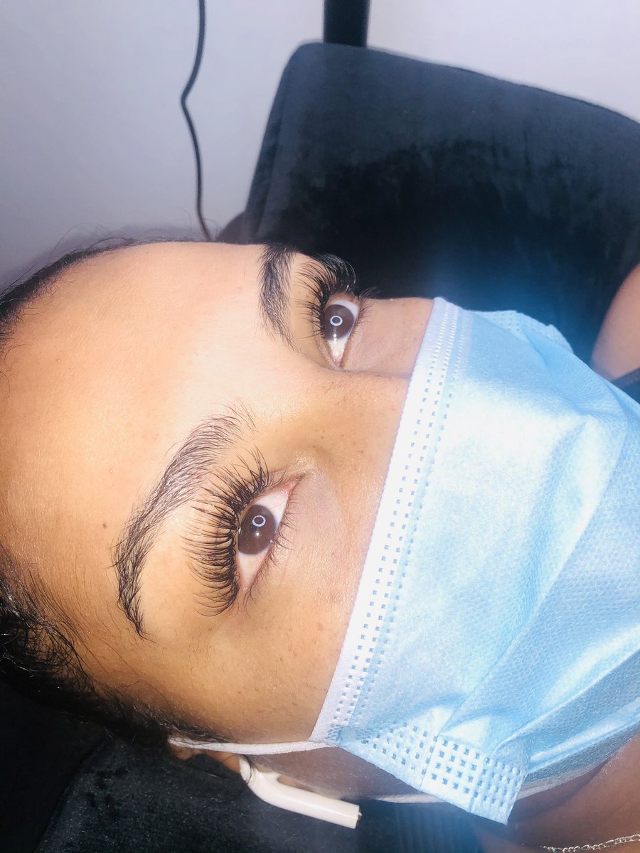 Isolation and lash mapping is the key 🔑  
natural set 💎 

#dclashes #atllashes #lalashes #nyclashes #volumelashes #lashes #lashsupplies #starlashextensions #celebritylashtech #celebrityeyelashextensions #dclashtraining #lashtips #lashtrays #lashsupplies #luxurylashes