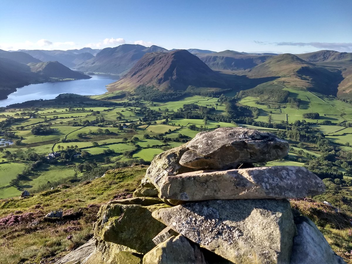 1giantleap's tweet photo. @MO_Mountains @alex_staniforth I was lucky enough to squeeze in a few walks in late August, including this wonderful setting for quiet contemplation - Low Fell overlooking Crummock Water.
#MyLockDownView #MountainsForTheMind https://t.co/7ObiIkGU3e