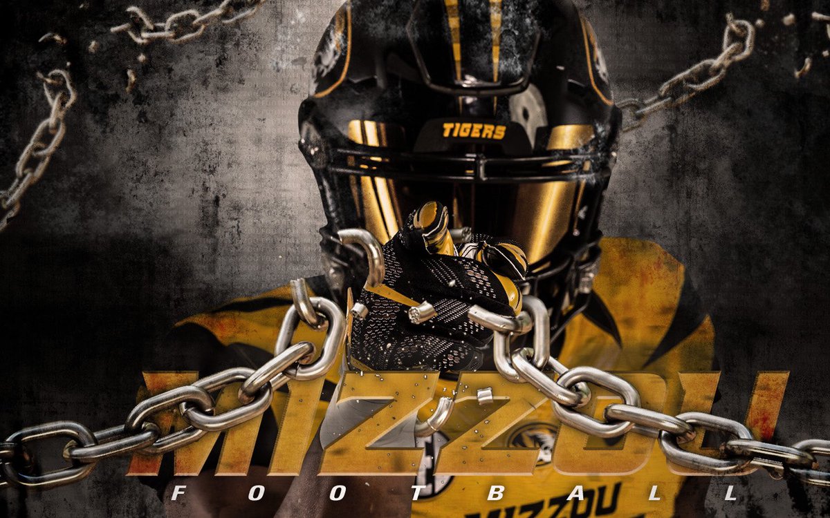 allcfbIG's tweet photo. The unranked Missouri Tigers have upset the 17th ranked, LSU Tigers. 🟨⬛��🟨⬛️ 🤯🤯 https://t.co/rPPaAoYz9Y