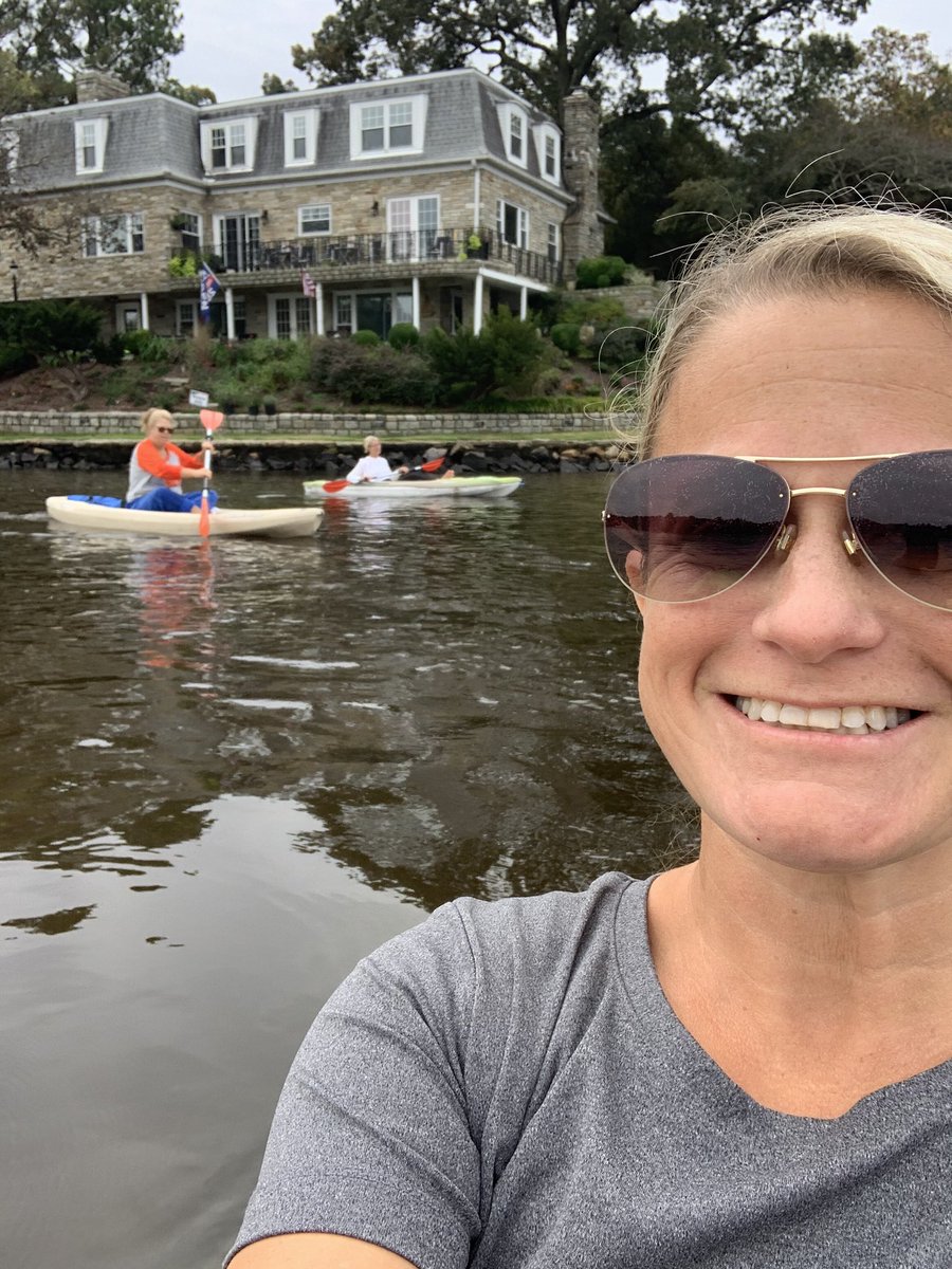 teacherfirst73's tweet photo. Long paddle with friends today ❤️ #whatIneeded #friendsmakeverythingbetter https://t.co/d47PDs3D5i