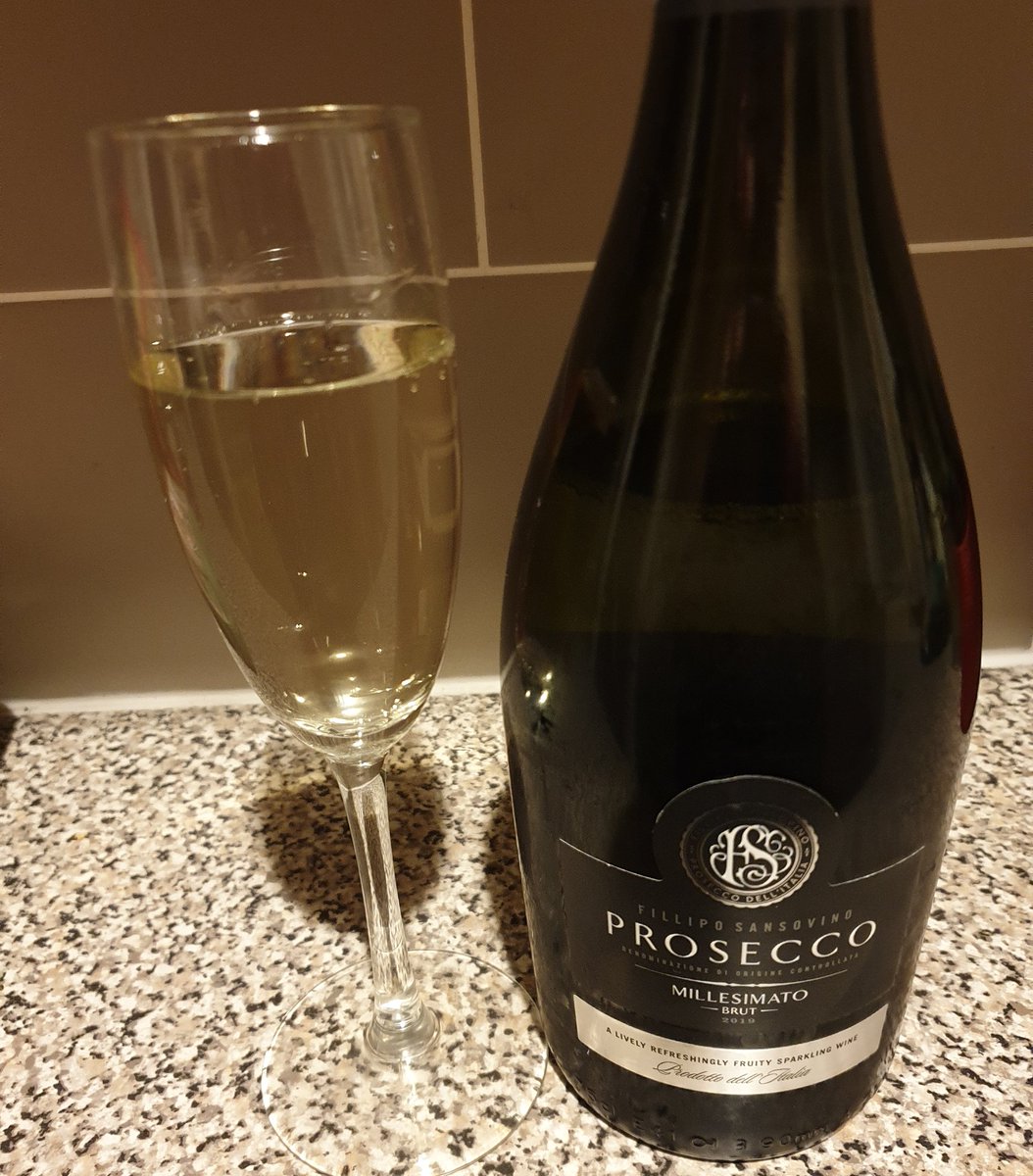 Having a celebratory drink as I got my final Uni result last night, can finally confirm that I have a Masters of Science in Counselling 🍾 have some sadness though as we can't celebrate or graduate as a class ☹  
#qualifiedcounsellor #pluralisticcounselling #uniisover