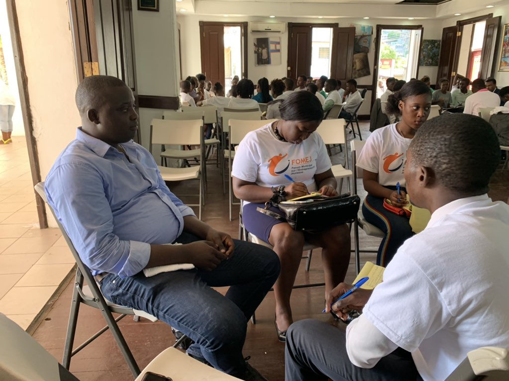 fomejcap's tweet photo. L’atelier de formation dirigé par M. Carlos Florestal sur le développement d’un système comptable. M. Florestal est le comptable de la Mairie du Cap-Haïtien. 

#FOMEJ #FOMEJ2020 #FOMEJCapHaitien https://t.co/WJkytTNLmT