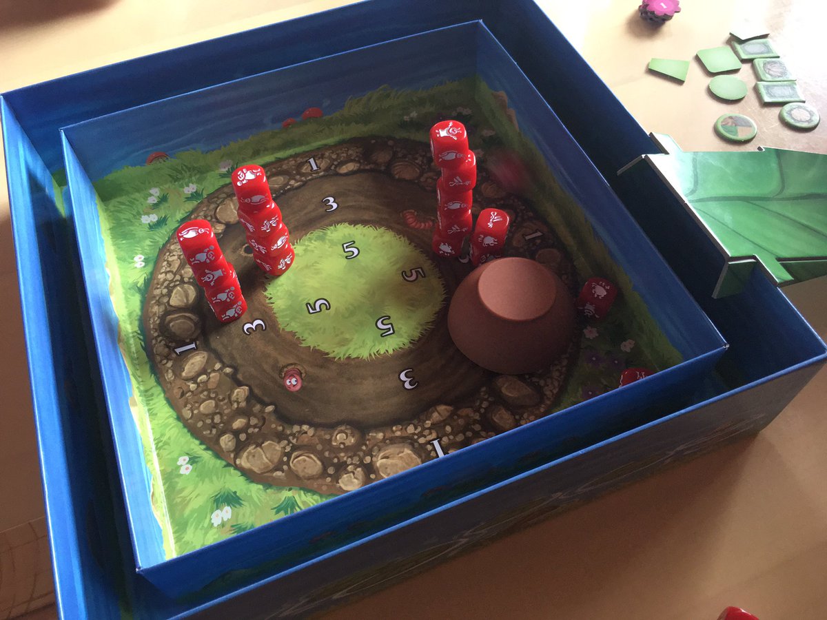 Spielstil_net's tweet photo. #Jumpkins - auch, obwohl ich die Würfeltürme ständig umgeworfen habe, hatten wir Spaß. #brettspiel #boardgame #spielstil https://t.co/kVFIDwpJxT