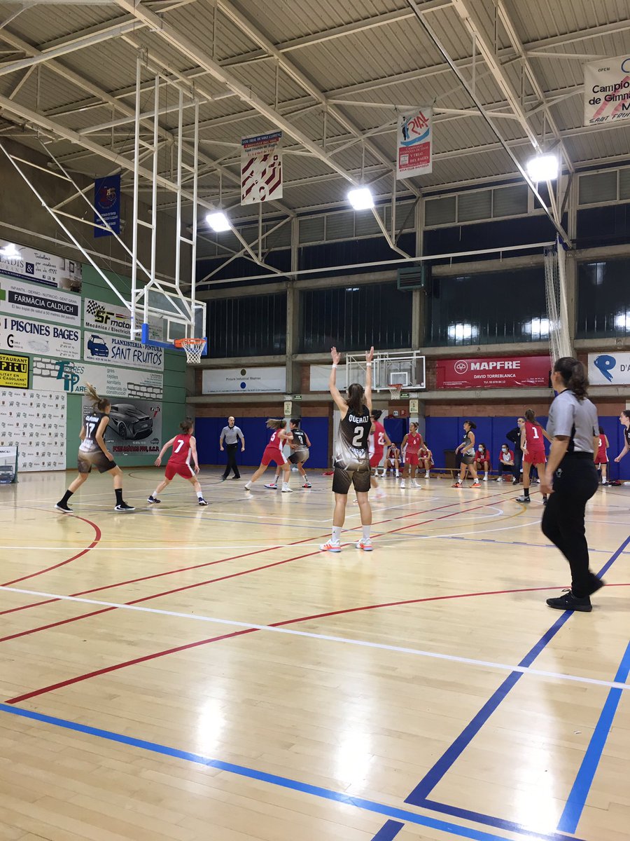 ToniMassegucalv's tweet photo. Acabem el dia veient la victòria del sènior del @BasquetJoviat contra @CNTerrassabkt en la final de la #copabages de bàsquet celebrada a Sant Fruitós. L’enhorabona pel partit i per la victòria. Si no veus #esportfemení #thoestàsperdent https://t.co/pozc7zmclT