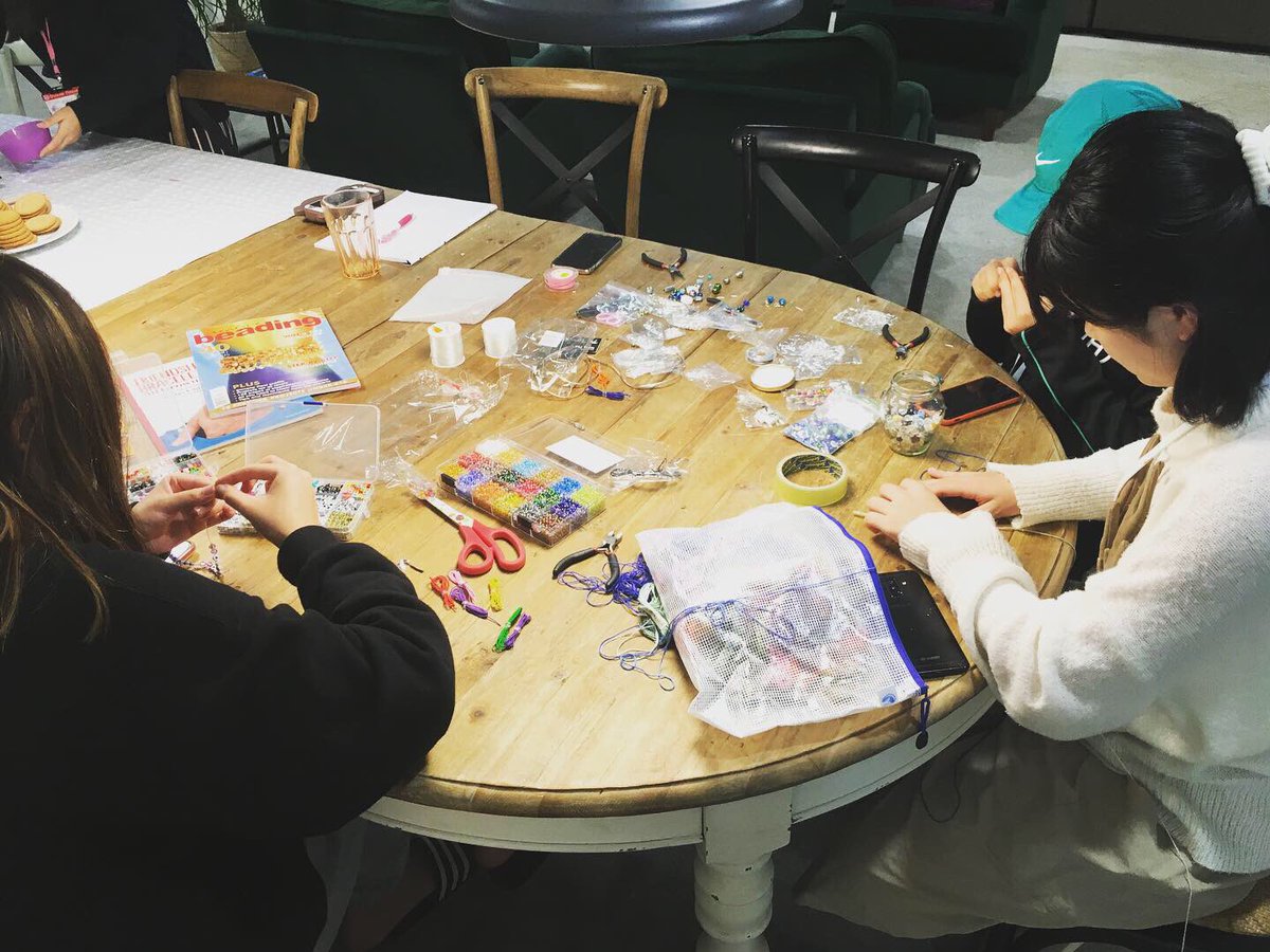 DHAisholt's tweet photo. Jewellery making in full swing this evening in Aisholt! We have made everything from earrings to bracelets to key rings! #CreativeSaturdays @DowneHouseCCA https://t.co/aKdwYjJsRe