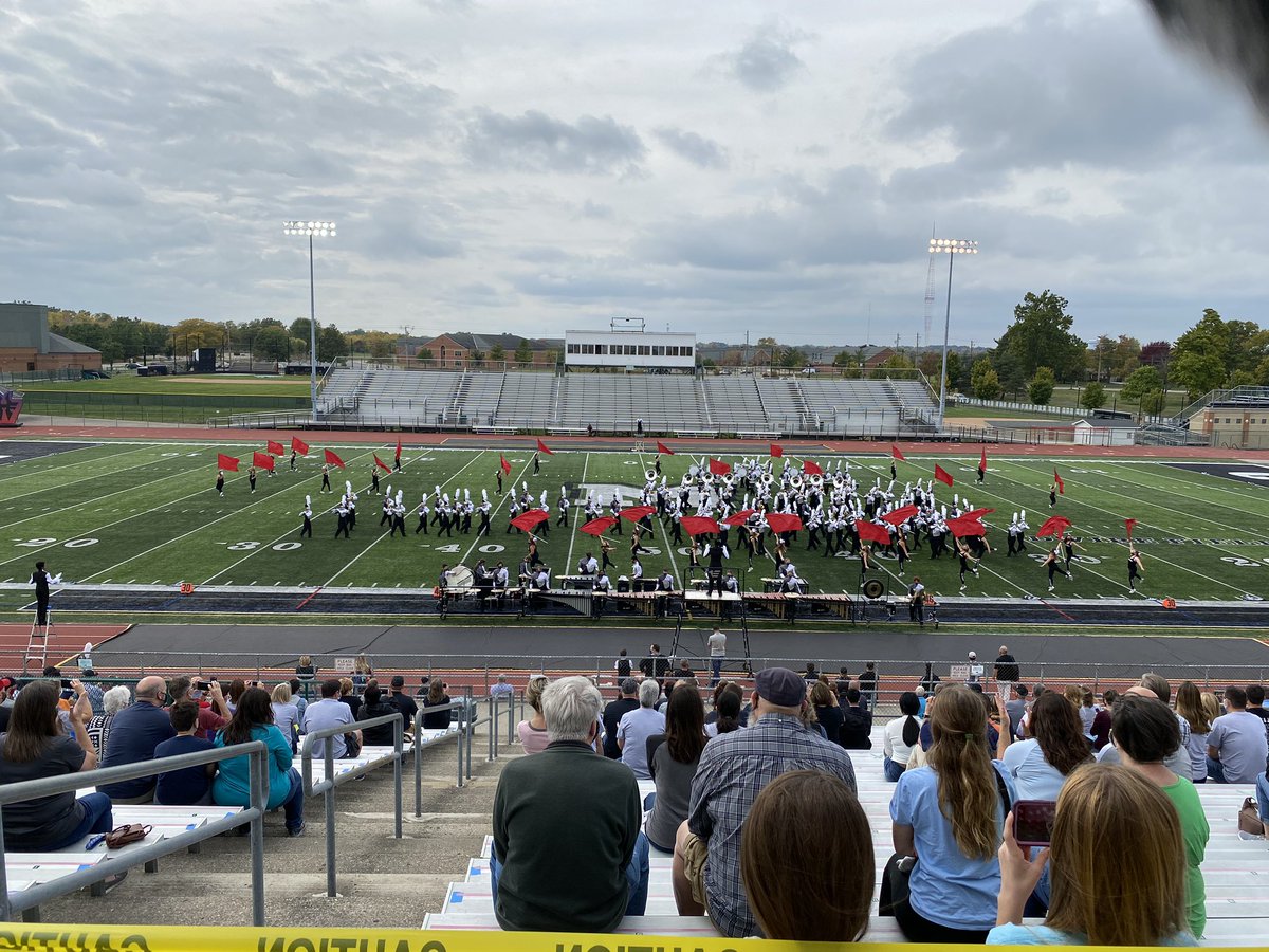 lakotaeastbands's tweet photo. Plan C in motion!! Wow !! Nothing like an encore!! #LEBandfam @lakotaeastbands #marchingthunderhawks https://t.co/QaH0qj5Vpe