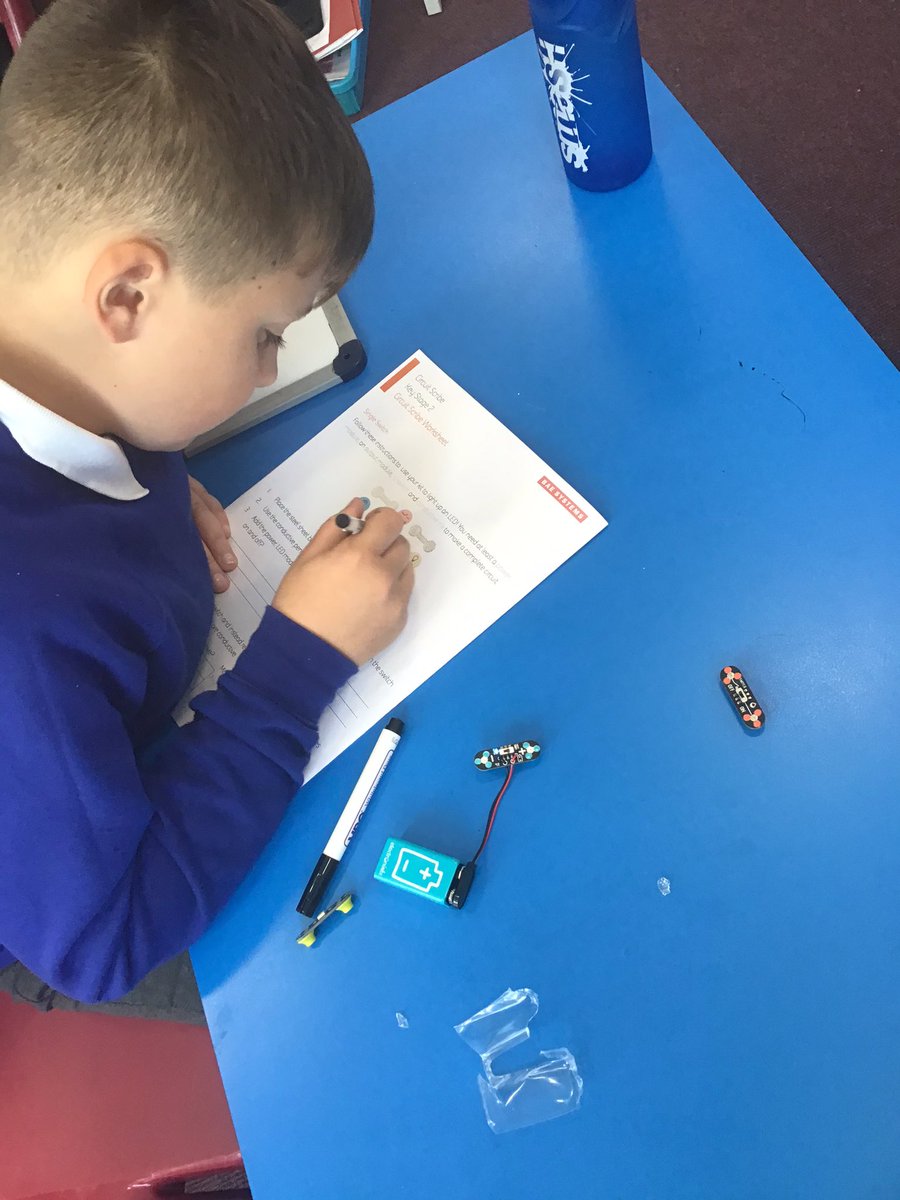 MrBanks_CPS's tweet photo. A great opportunity for 6B to extend their knowledge of electrical circuits this week. The 'scribe' sets provided by @BAESystemsplc use a conductive ink to connect different components and allows children to doodle circuits on paper. https://t.co/iZgsmk0sky