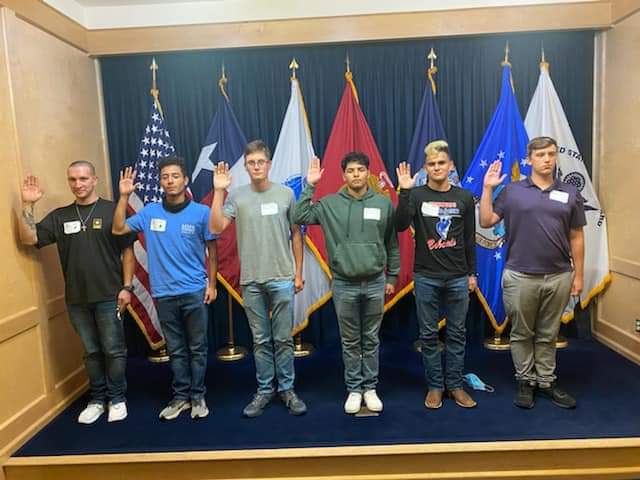 MarsicanoChris's tweet photo. So proud of my grandson Kyler who took his oath to join the Navy. God Bless our troops and the USA 🇺🇸 https://t.co/sWUd6XP4ZG