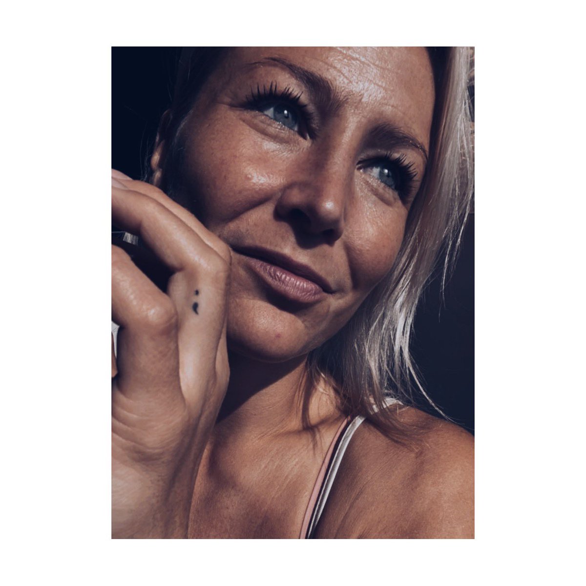 paulamyllyoja's tweet photo. 💬 Mitä kuuluu?
Tänään 10/10/2020 vietetään Maailman mielenterveyspäivää. 
On tullut aika kertoa lisää minun tarinaani. 
Ja etenkin siitä kun valitsin, että minun tarinani jatkuu ;
#maailmanmielenterveyspäivä https://t.co/6JUJbYQytZ