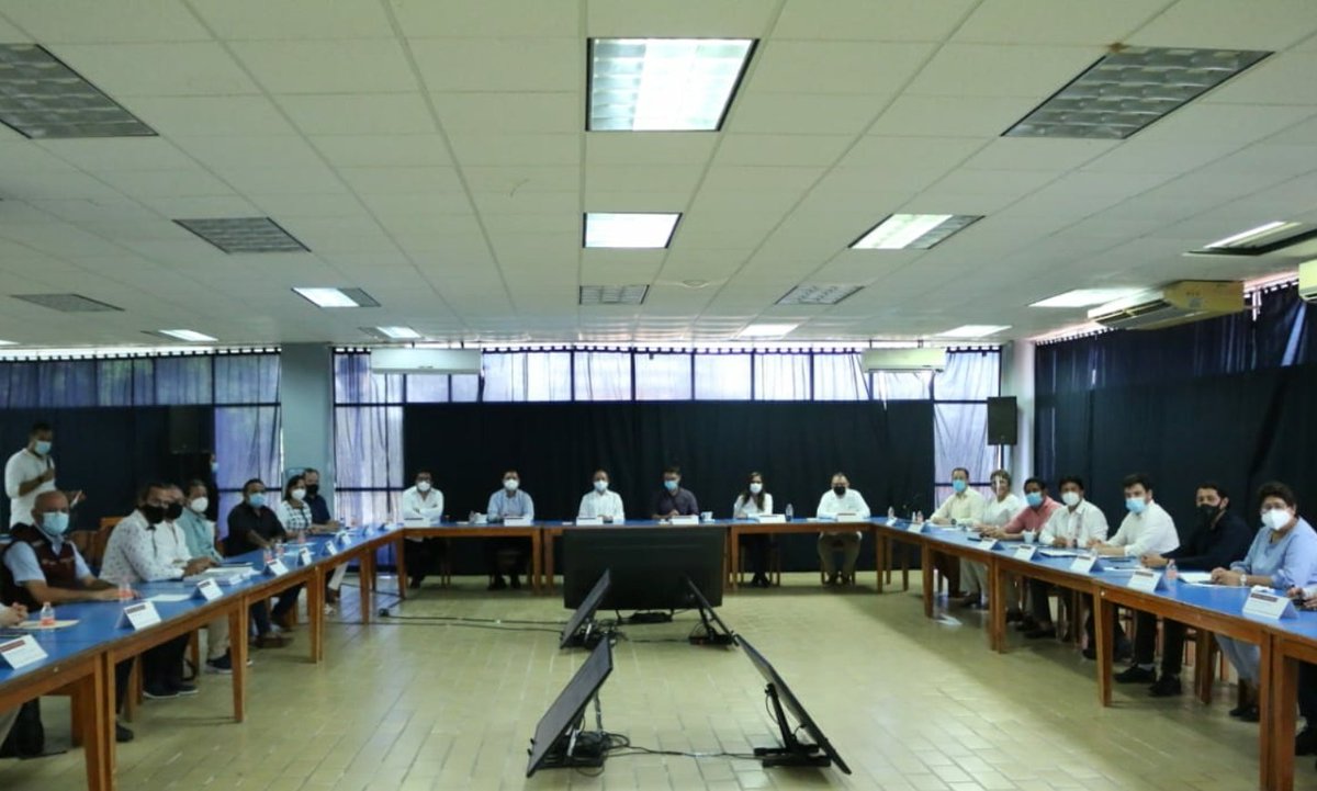 MeyerFalcon's tweet photo. Hoy comienza un trayecto necesario para el sureste. Tuvimos la 1era reunión de trabajo para la conformación del Programa Regional de Ordenamiento Territorial, para la zona del desarrollo del Tren Maya. 

Participó el Gob. @CarlosJoaquin, así como las y los alcaldes involucrados. https://t.co/sLL2G8OzHZ