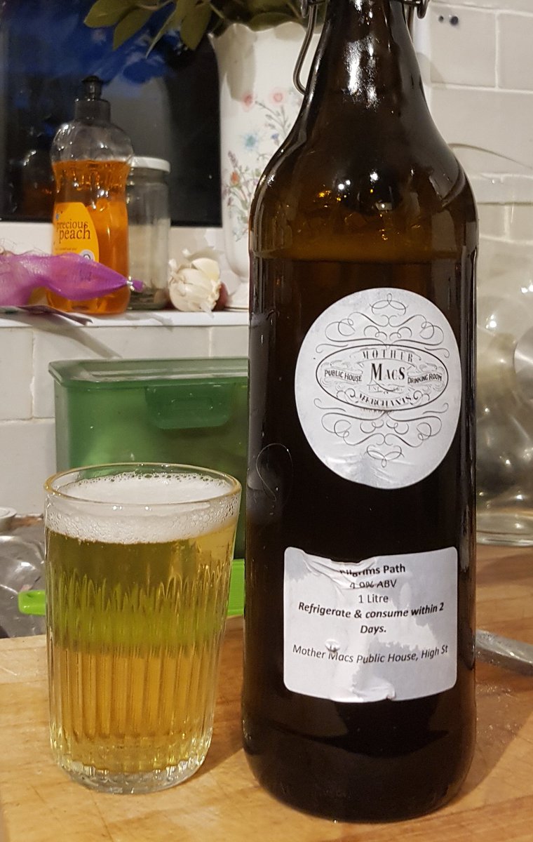 EoinBuckleyLmk's tweet photo. Delighted with my growler from @mothermacspub. Pilgrims Path from @8degreesbrewing is everything I like in a beer. Perhaps not quite the giddy heights of Rack Em Up #4 last year but there you go. #changeisgood https://t.co/4GvmNPHxPi