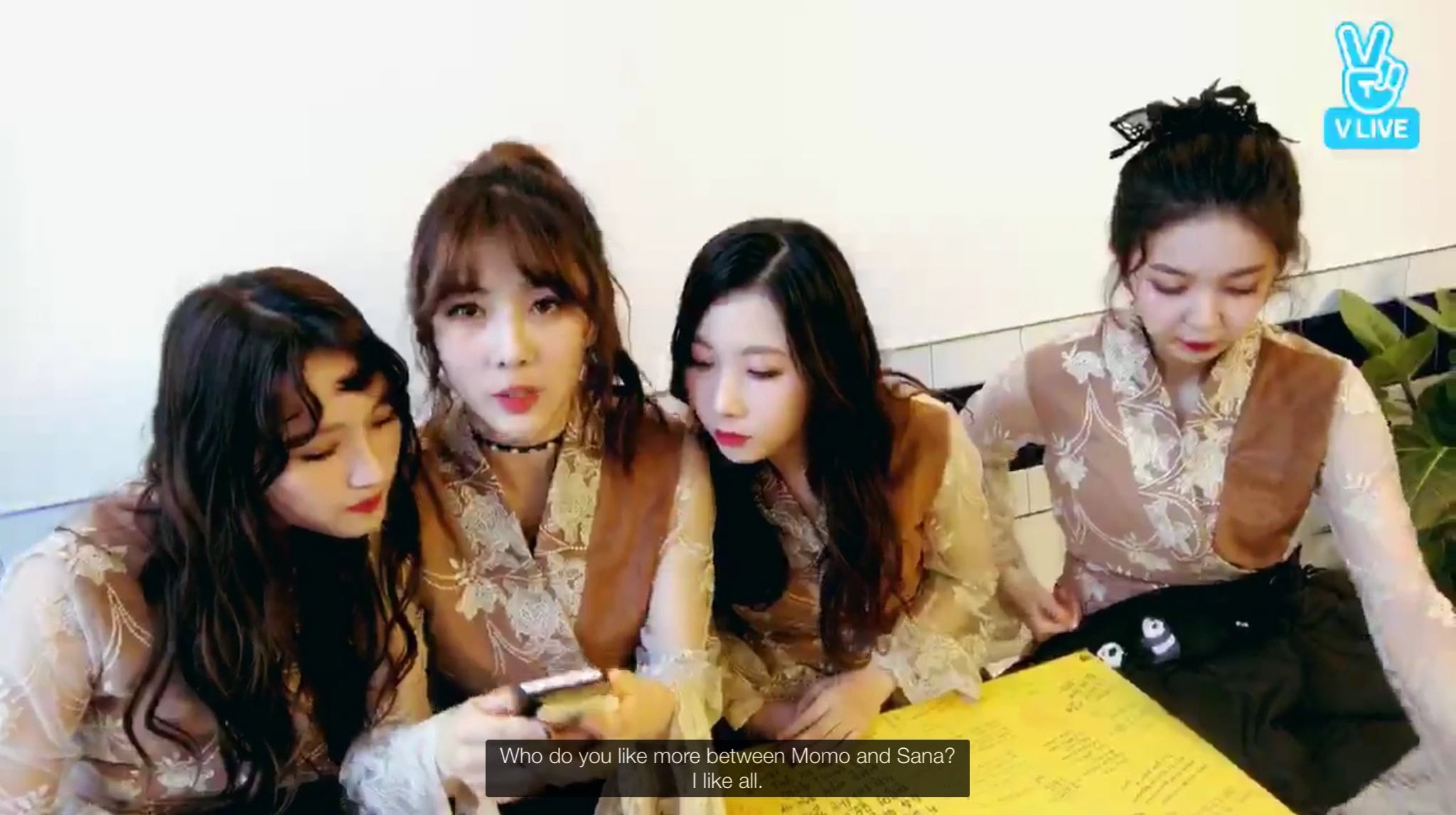 Kagome Dreamcatcher Dancing Dance The Night Away In A Variety Show They Are So Cute T Co Af5ksl45lk Twitter
