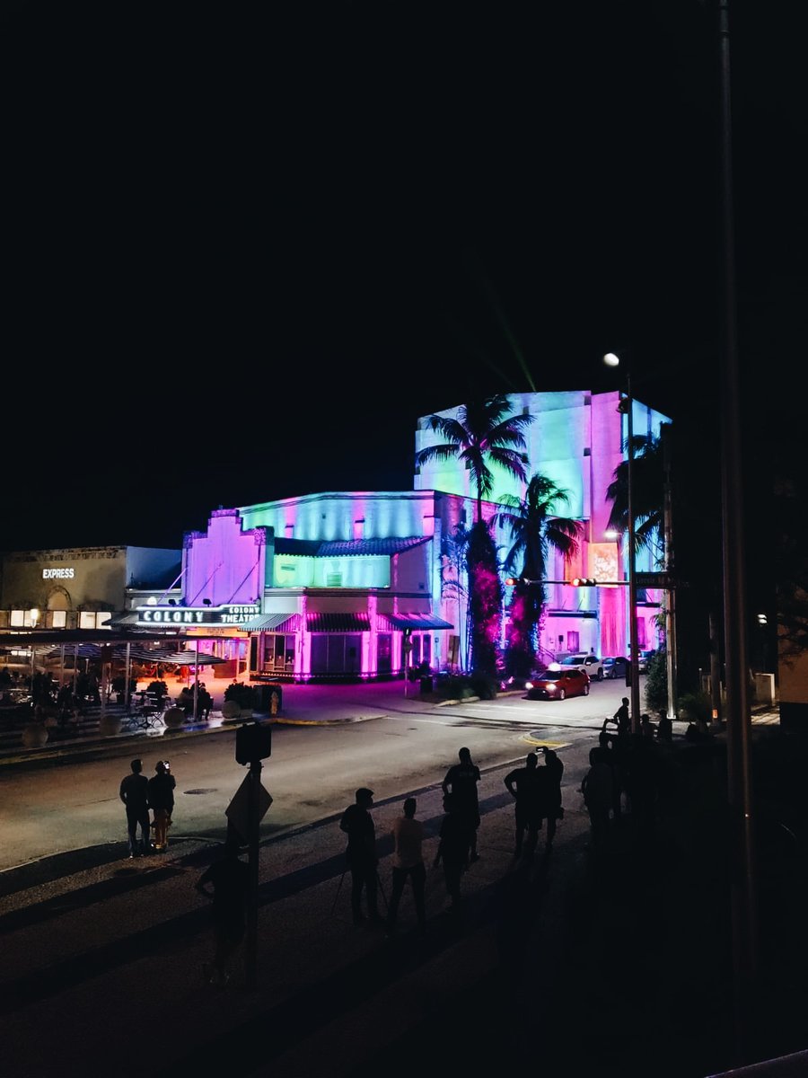 LIGHT THE ARTS continues tonight from 8:30p - 10:00p every half hour! Stop by the Colony Theatre on @LncolnRd, and support the arts in our magical city as you enjoy this beautiful light show and new music from @NuDecoEnsemble! #LightTheArts