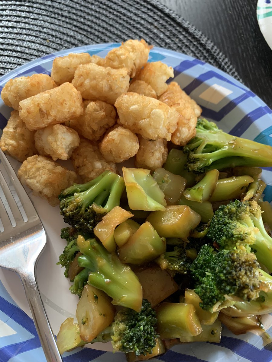 Tott-ally random lunch today!! Hahahaha!! It’s yummy. 😋