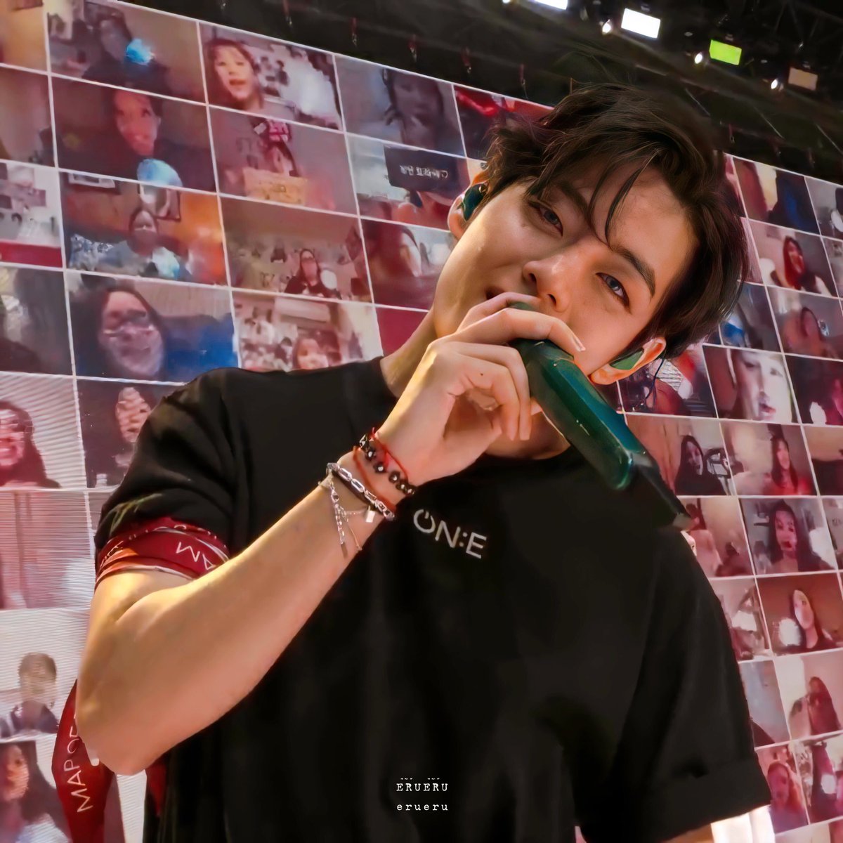 Map Of The Soul One Taehyung ♡- Backup Al Twitter: "[Pics] 201010| Map Of The Soul One Concert (6/7) Kim  Taehyung. Wtffff The Visuals😱😳🔥🔥 #Taehyung #태형 #V #Mapofthesoulone  #Mapofthesoulone_D1 #Bts #방탄소년단 @Bts_Twt Https://T.co/Z0Zstirdgm" / Twitter