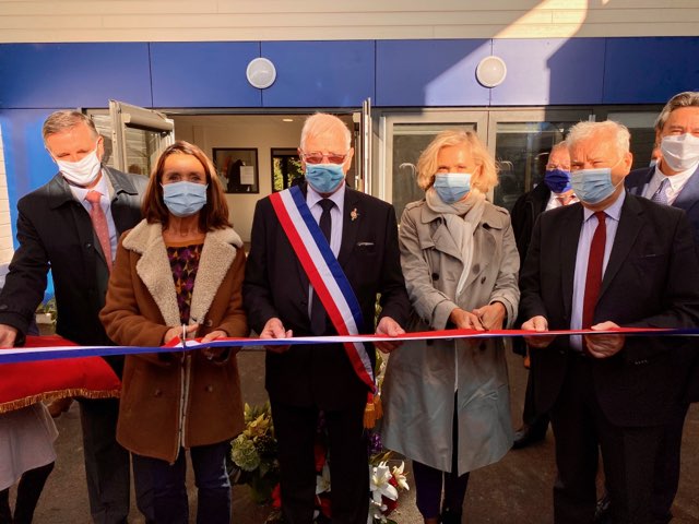 anne_chain's tweet photo. Un rayon de soleil ce matin pour l'inauguration du centre de loisirs de #Longperrier !
Quel plaisir d'être avec @vpecresse aux côtés de Michel Mouton, un maire qui administre son village avec cœur, volonté et courage ! https://t.co/AUuEuSyINB
