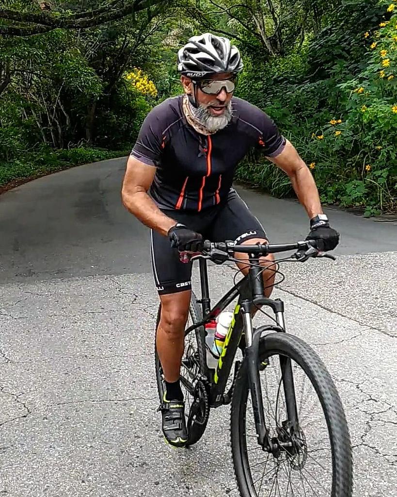 JoseSotillo_Tri's tweet photo. Vuelta al Caiman 70kms 📷 @perdomotri #cycling #comandotri #triatlon #triathlon #inversionesglobal1411 #gerretres #robikeshop2 #jerickove #triathlontraining #sumandokilometrosdecalidad #purosport #sanoyenforma #vidasaludableyactiva https://t.co/SRxgSXvihI