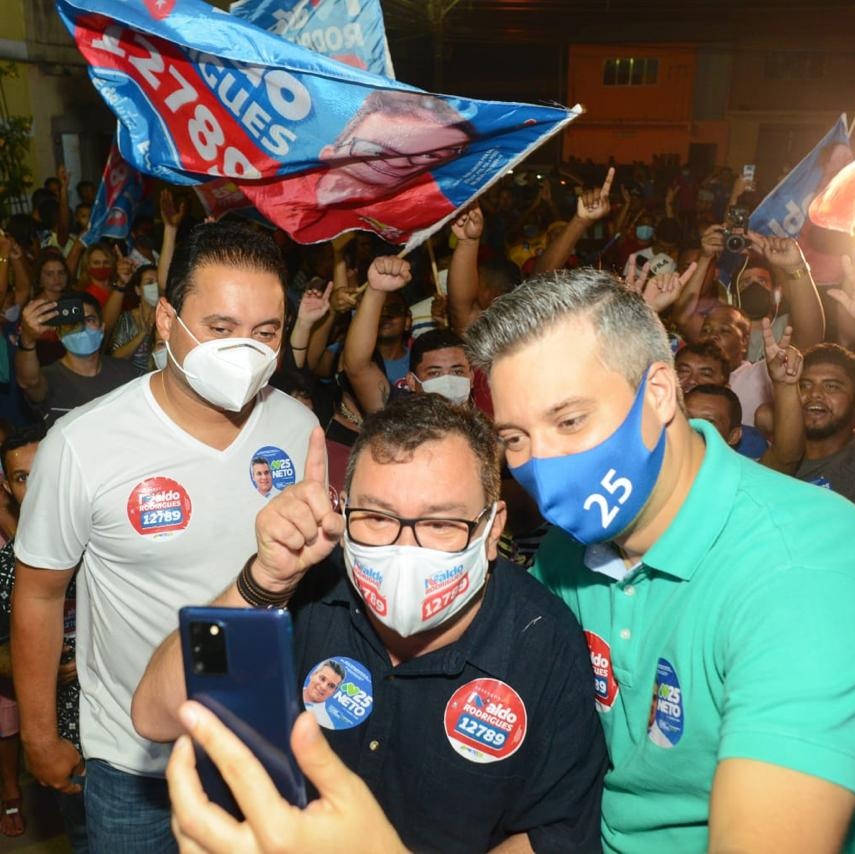 wevertonrocha's tweet photo. Ontem prestigiamos a Inauguração do Comitê Central, na Vila Luizão, do nosso companheiro vereador Ivaldo Rodrigues. Rumo a reeleição!
#essaeanossaluta #edeluta #fazoi #slzma #ilhadoamor #ToComNeto https://t.co/ITzxKhT0s6