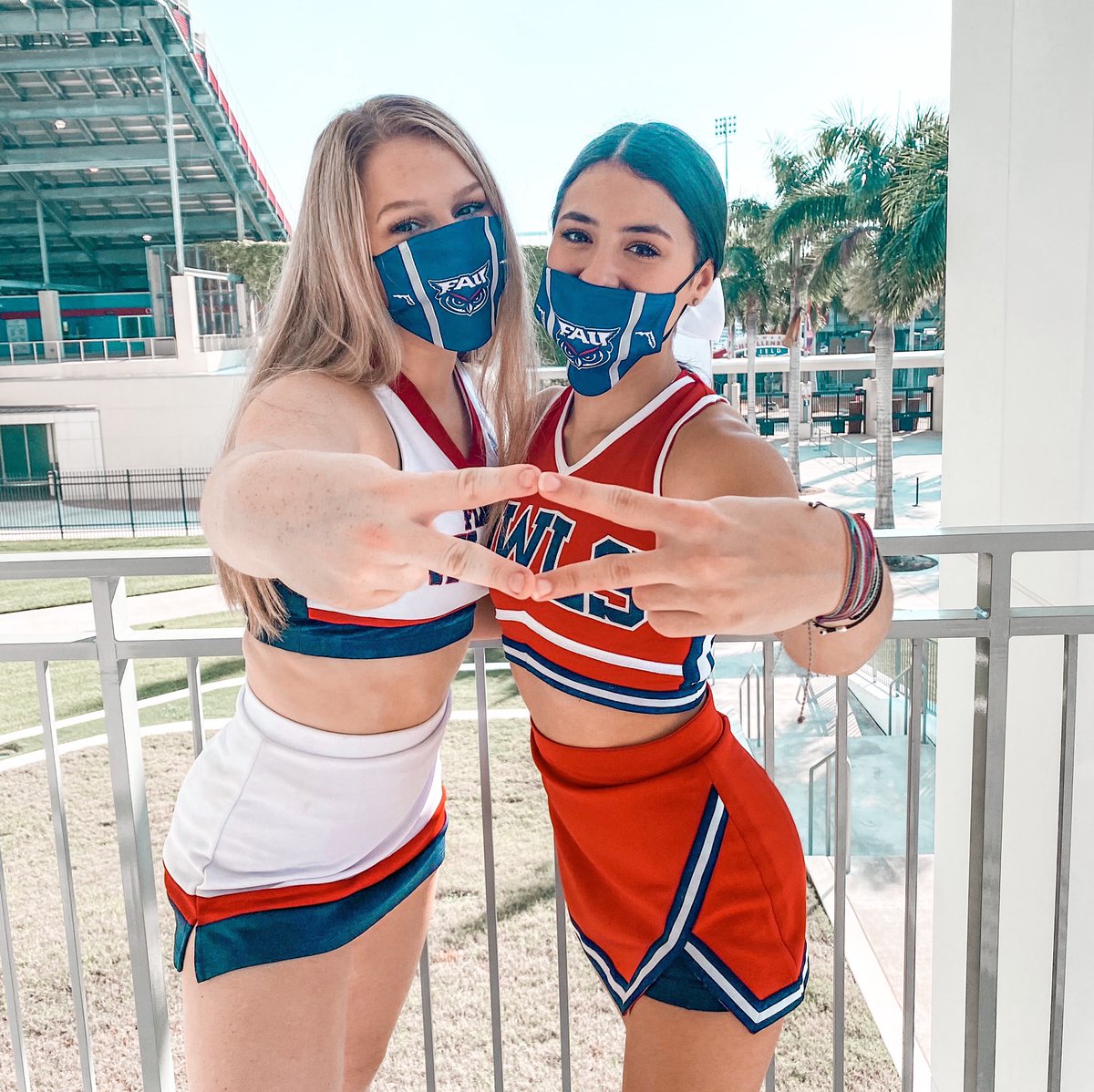 Diamonds up for game day! ❤️💙 #fauadpi <a href="/FAUAthletics/">Winning In Paradise #WIP🏝️</a>