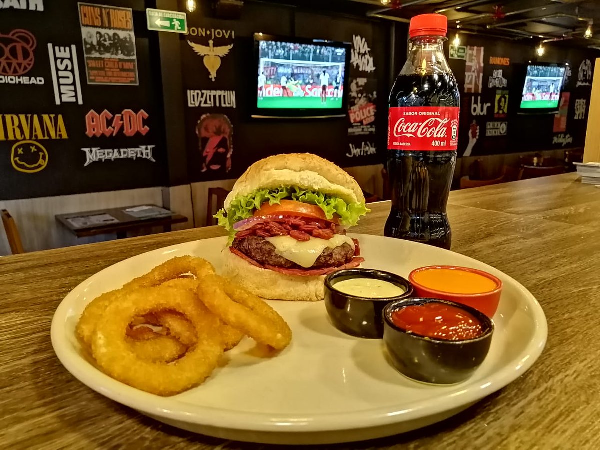 cual_estuplan's tweet photo. Esta noche #rockea en #GutizFood disfrutando increíbles
#Hamburguesas #HotDogs #Sandwiches #Filetes #Mazorcadas en la Cra 19a # 77-21 local 79 !!!
#Food #Beer & #Rock
Pide a #Domicilio ☎ 320 9528913 y 320 9530105
Por #Rappi envío #GRATIS
@QuirogaAlexis https://t.co/DgRp1O3sUE