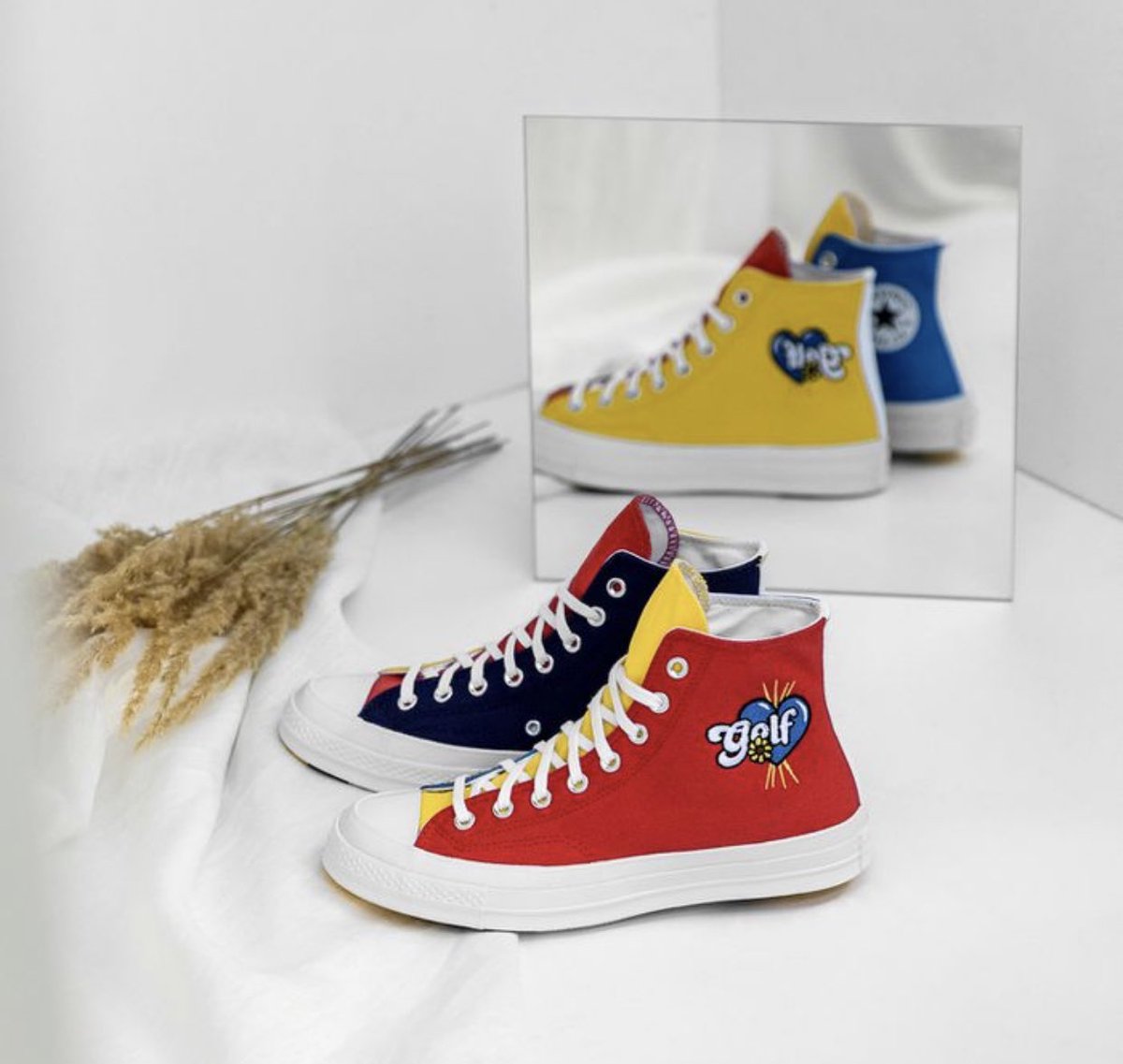 wrld_mag's tweet photo. 🚨 CONCOURS !

Gagne une paire de Converse X Golf Le Fleur 🎁
Pour participer : 

- Retweet 
- Follow @FitThemAll &amp; @wrld_mag 
- Mentionne un(e) ami(e)s en commentant ta taille !

Tirage au sort le 10 Octobre 🎈
Bonne chance 🌸 https://t.co/sAxfqqmahH