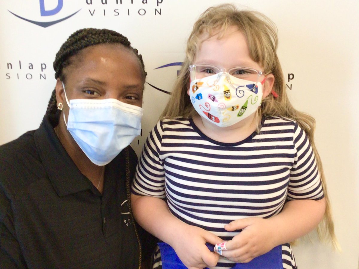 Here is one of our AMAZING patients! Joined by Victoria, Emma is wearing her FIRST PAIR OF GLASSES,👓 &amp; couldn't be any cuter! When did YOU get your First Pair?
#dunlapvision #firstpair #focusedonyou
