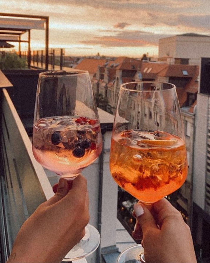 INNSiDEIbiza's tweet image. Weekend is here INNSiDERS, Cheers! 
#staycurious #innsidebymelia