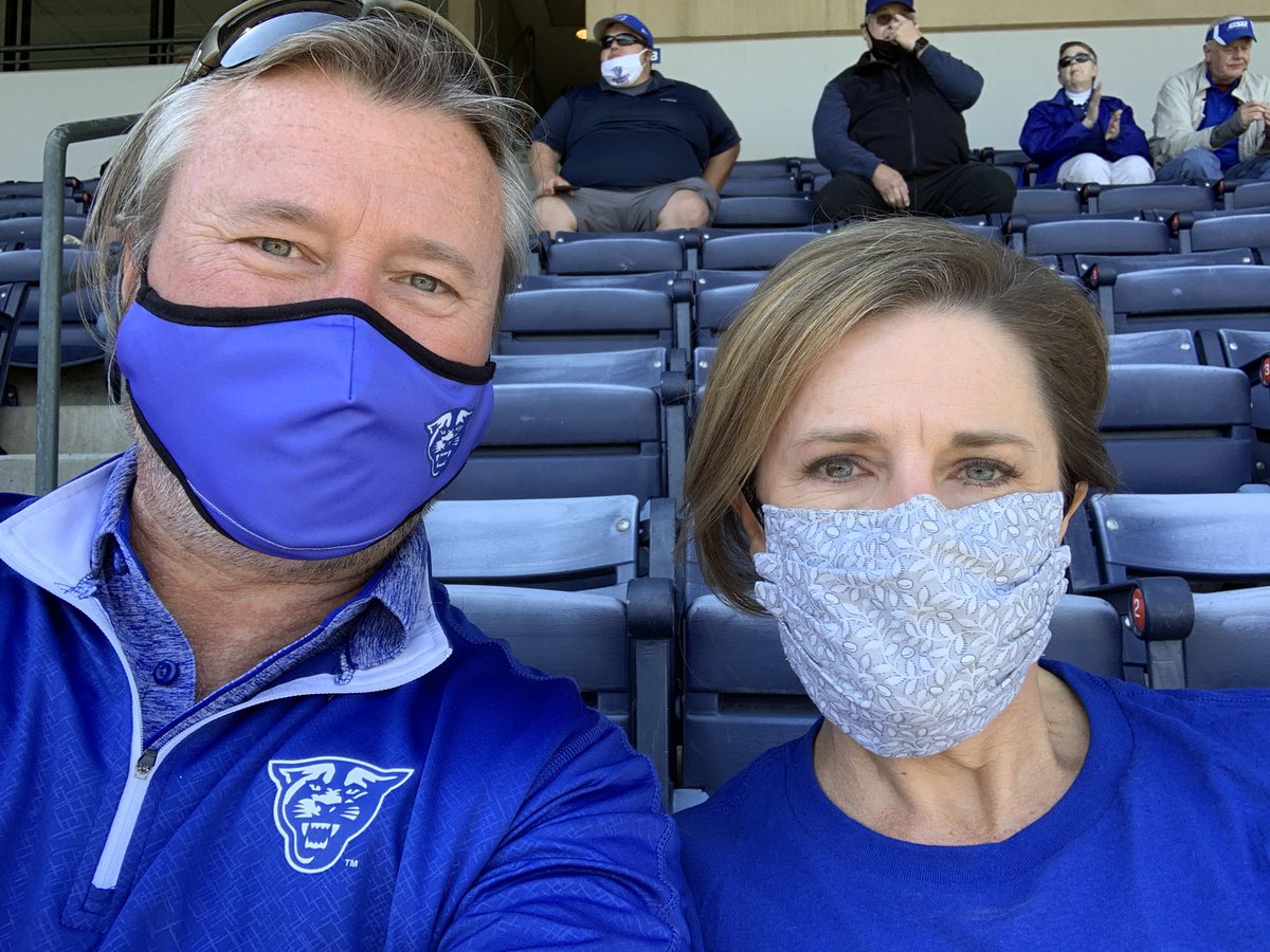 normanpowell84's tweet photo. Loving this Georgia State Panther football game. Go Panthers!!!🐾💙🏈#Ourcity #GSUnited https://t.co/0xtH8Yk28Z