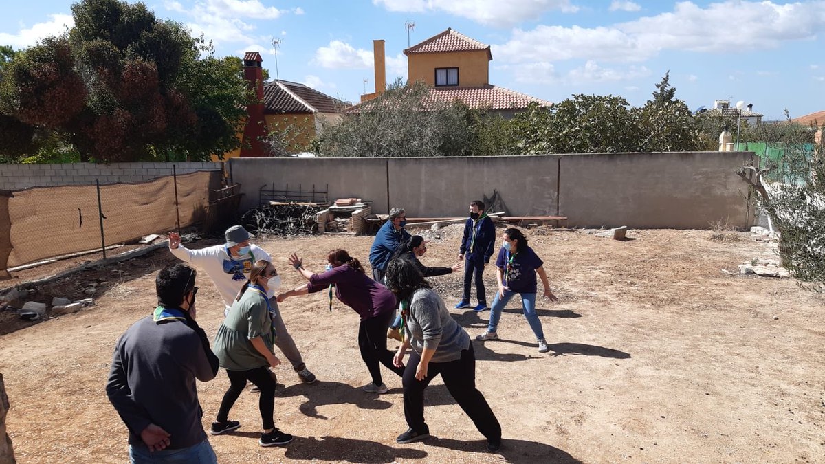 591HermanoLobo's tweet photo. Los scouters planeamos el trimestre de manera guayy 😎 #hermanolobo #scouts https://t.co/rsbqrP9hTK