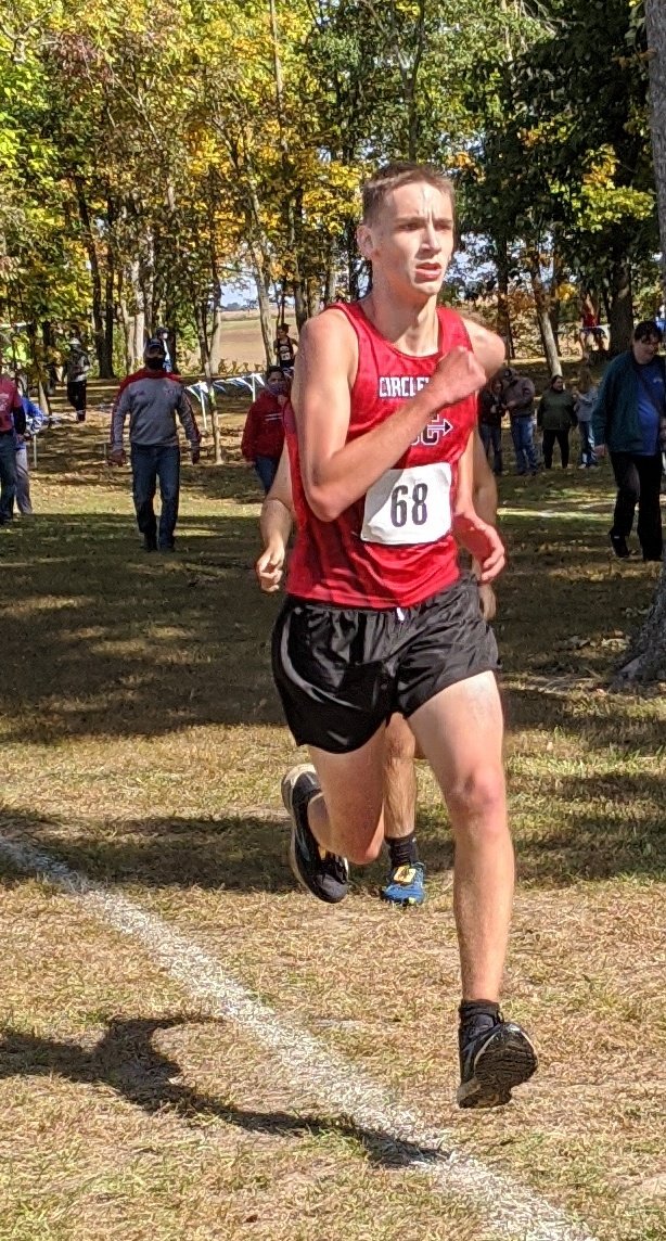 Colton led the boys team today with a 3rd place finish out of 184 runners. BOOM💥! Great efforts by the rest of the team. Way to go, keep putting in the WORK!