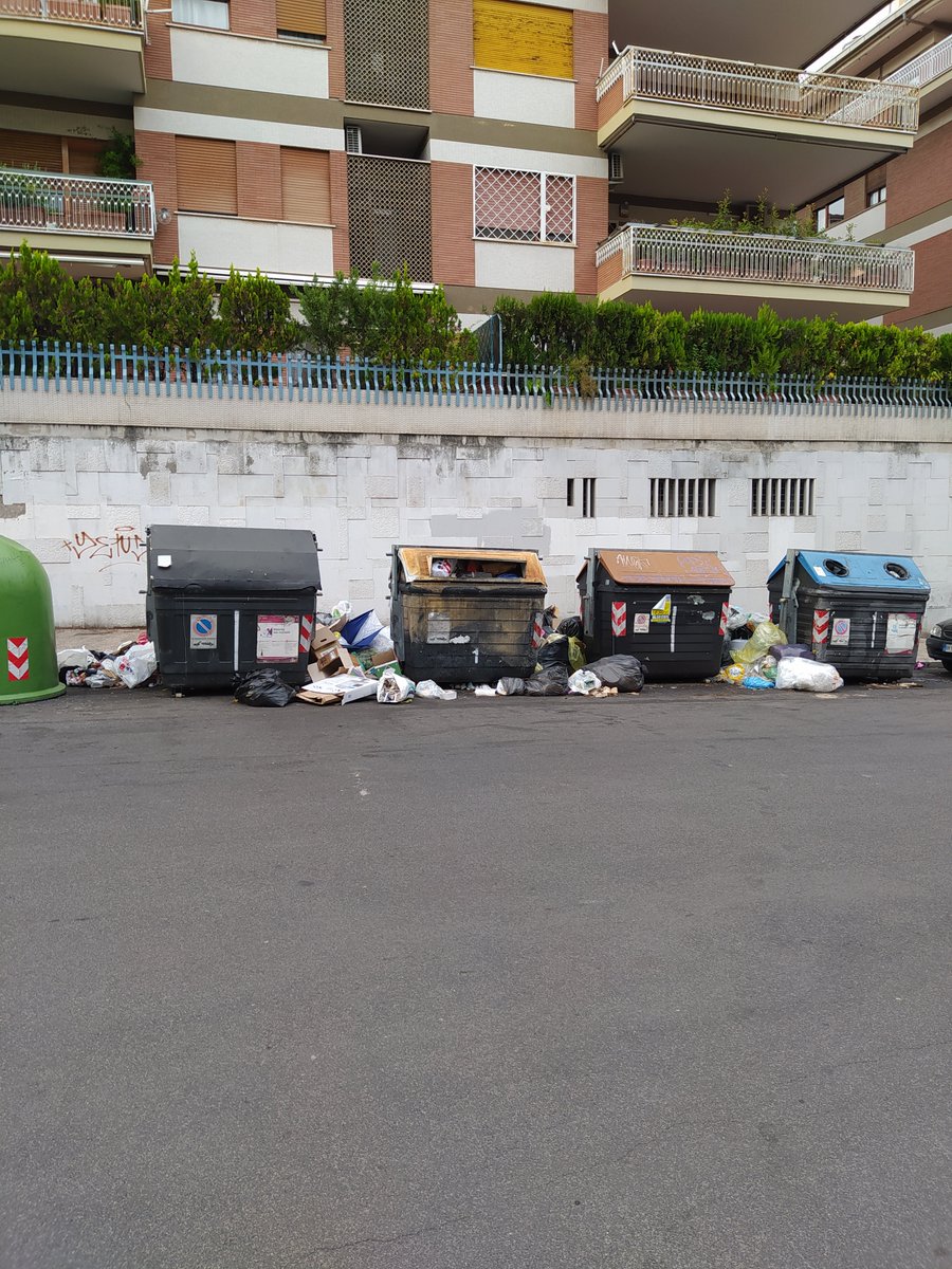 me4246's tweet photo. "Via Ludovico di Breme, Roma "(musichetta dell'Intervallo) @IIIMunicipioRM @giocaudo @amaromacapitale @virginiaraggi #IIIMunicipio https://t.co/IQdyKQCBIi