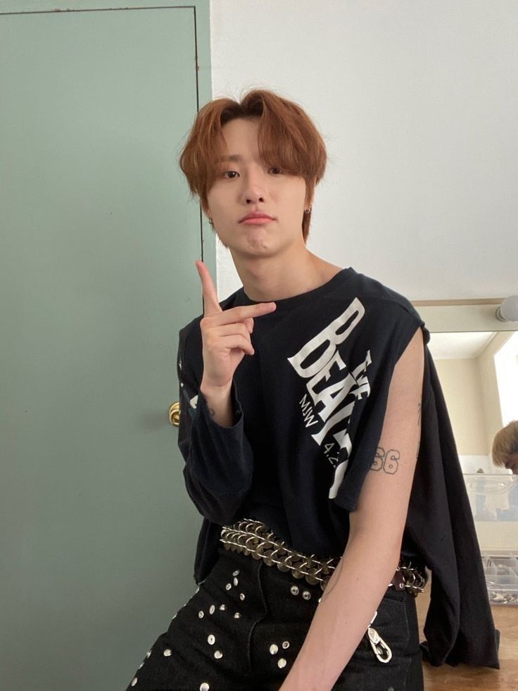   #NationalBoyfriendDay ♡your camera roll if cho seungyoun was your boyfriend, a thread: