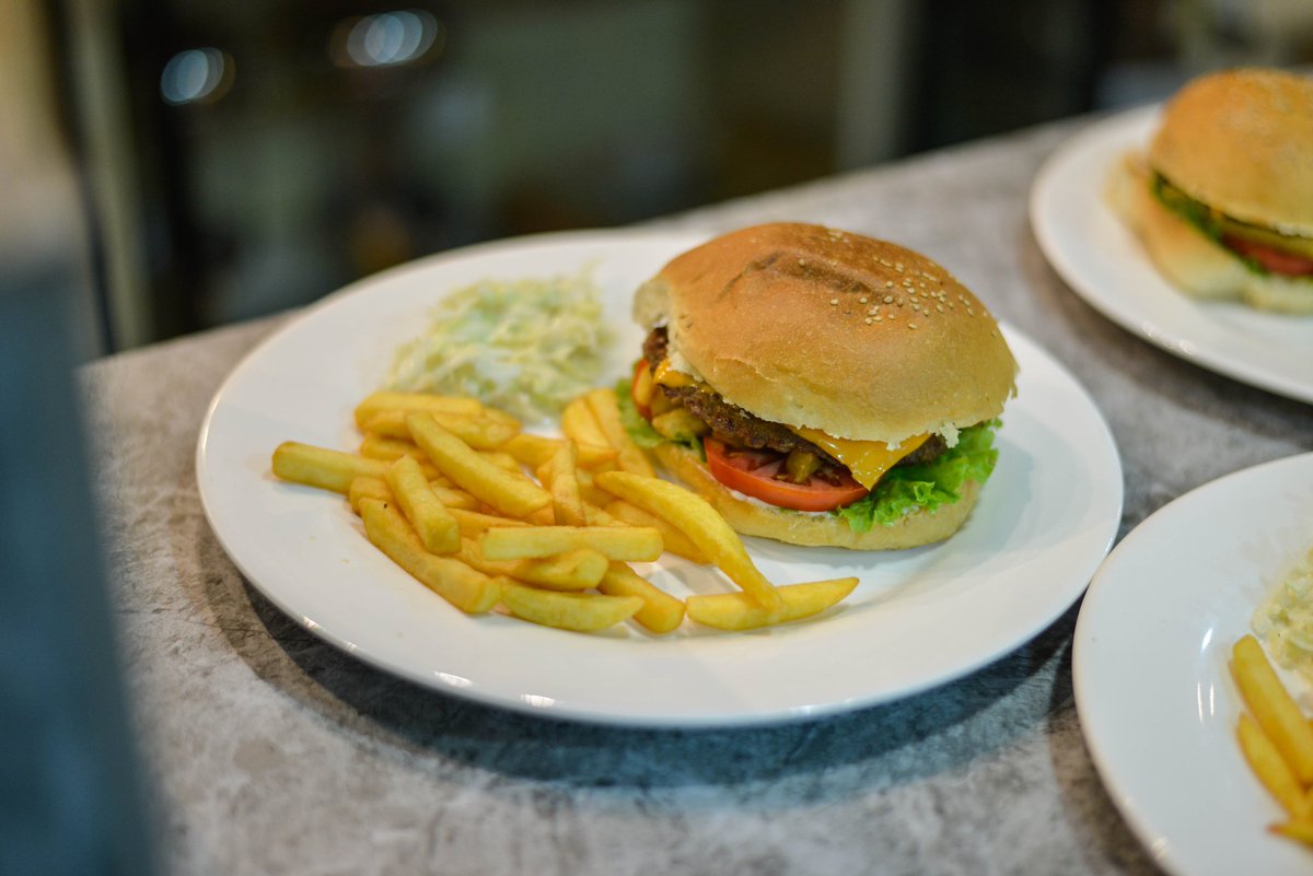 MJFuruResto's tweet photo. Parce que vous méritez de vous détendre 🌞
Parce que vous êtes le meilleur 👌🏽
Venez vous détendre chez #MJFuru Restaurant.
Nous sommes à Bandal au Shopping Mall/#Shoprite 🌟
A tantôt ✨✨👋🤝! https://t.co/0PHkIMPNva