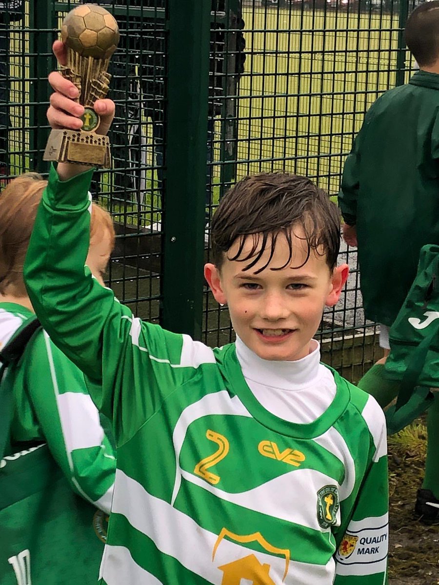 weehoops2011s's tweet photo. First league game for the greens today and despite the weather ☔️ they never stopped all game! top football, work ethic and cracking goals 👏 Well done wee Shay MOTM 🏆 thanks to @AirdrieComTrust 2011s for the game ⚽️🍀 #BlantyreCelticyfc #CLYFA #Youthfootballscotland https://t.co/QiHu6CnOYt