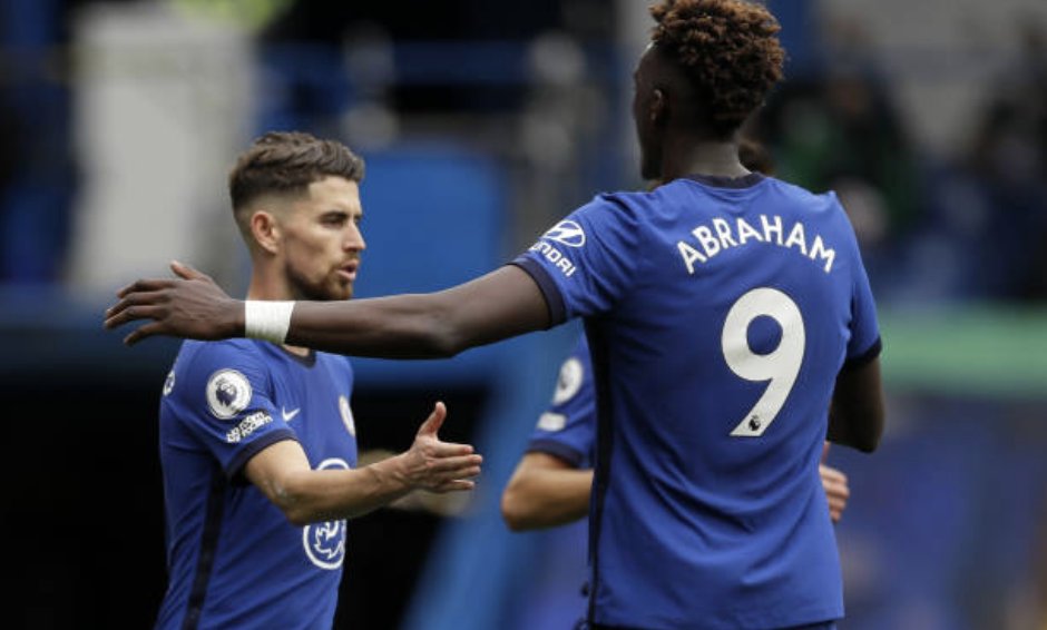 TrollFootball's tweet photo. Tammy Abraham celebrating the goal with Jorginho after Azpilicueta denied him to take the penalty. https://t.co/h3EeR30hYx