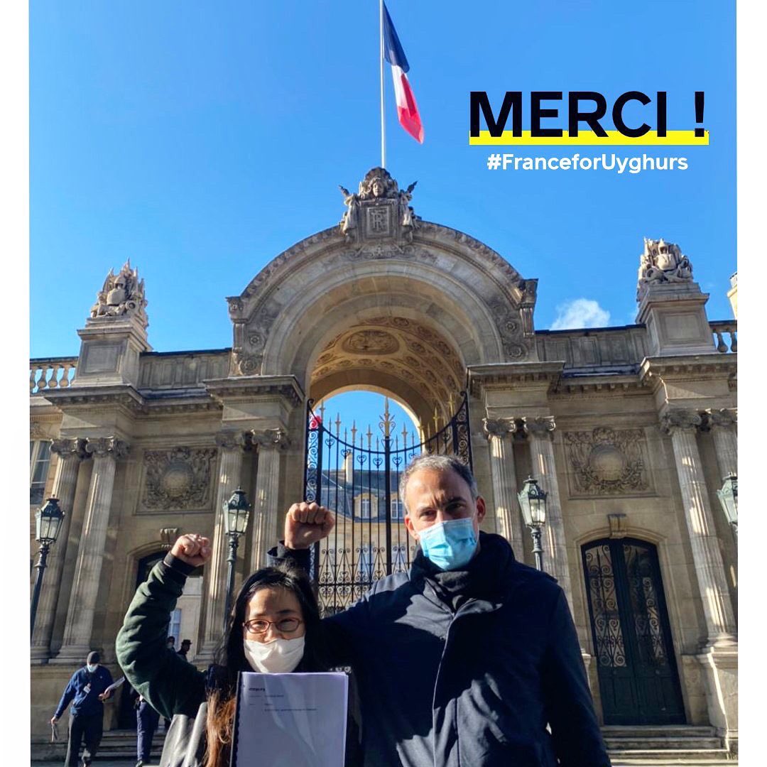 Avec ⁦<a href="/DilReyhan/">Reyhan Dil</a>⁩ nous avons déposé la pétition à l’Elysée.

Merci aux plus de 220 000 signataires.

Merci à toutes et tous pour votre mobilisation cette semaine. 

Vous avez formé une vague humaniste qui a submergé la France. 

Ce n’est qu’un début!

#FranceforUyghurs