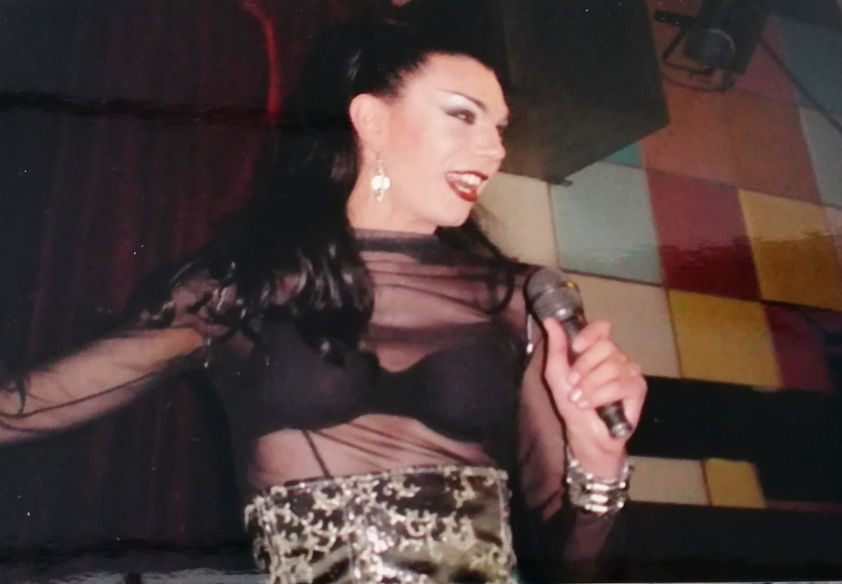 ArtistaSoler's tweet photo. ISBILIA JUNIO 2005 #osariosoler #sevillana #trianera #transexual #recuerdos #sevilla #Twitter #facebook #instagram #isbilia #sevilla #paseocolon #transexualSevilla #pose #vogue #lgtbi #portadadevogue #trans #transgenero #eyesgreen #ojosverdes #altacostura #modelo #actriz https://t.co/iHd9oNc7m2
