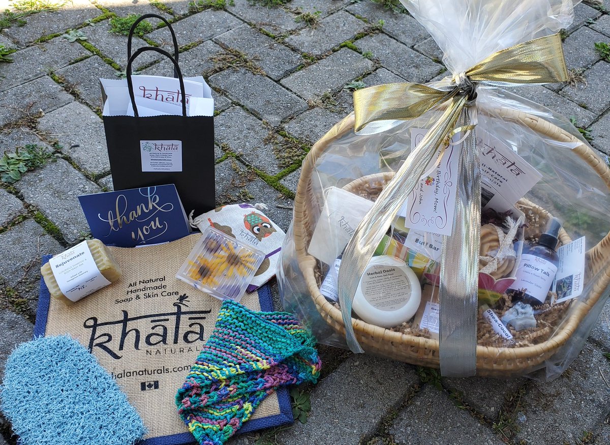 khala_naturals's tweet photo. Say it with Khala 😍
Birthday "Spa Day" custom basket for Silvee's mom and then she picked up some goodness for herself.
https://t.co/k8u5NAuUbZ
#custommade #handmade #soap #skincare #spa #madeincanada #supportlocalcanadachallenge 🇨🇦 https://t.co/Q6mk8FL5QW