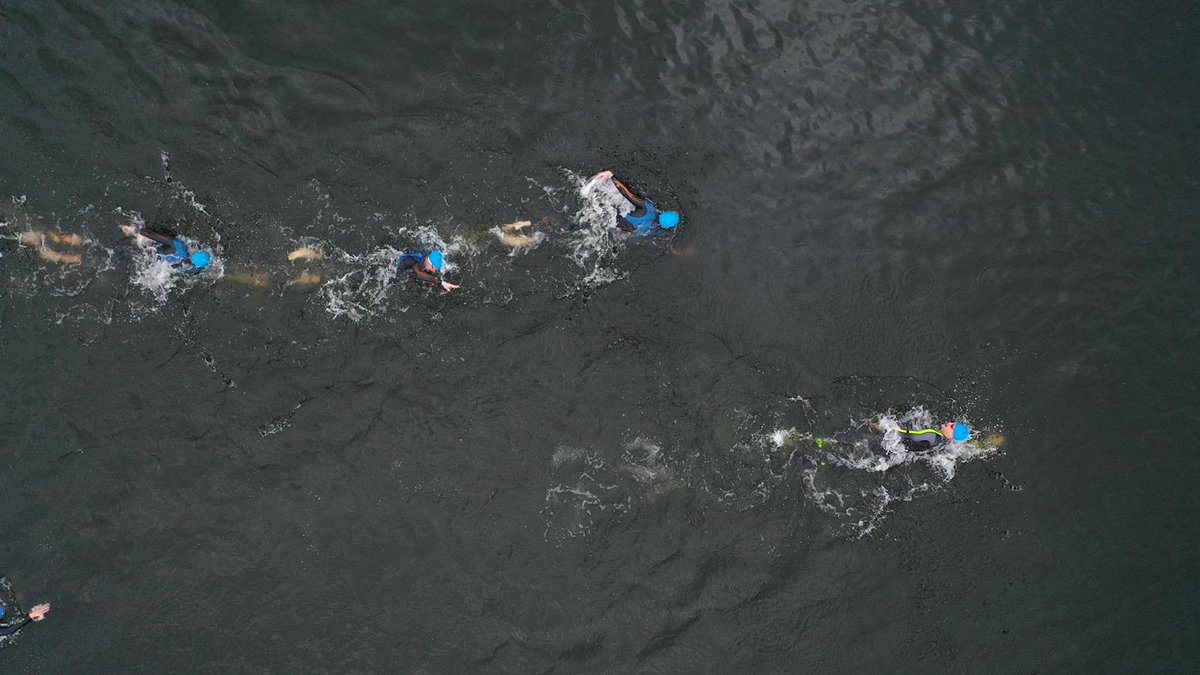 📸 | #PTOLive - Update from the swim 🏊‍♀️🏊‍♂️

The women are being led by Jeannie Seymour and Meredith Kessler.

Fighting at the front for the men are Bradley Weiss TJ Tollakson, Jason West &amp; Justin Metzler.

#PTO #TriathletesUnite #Triathlon #HuntingtonTriathlon #swim