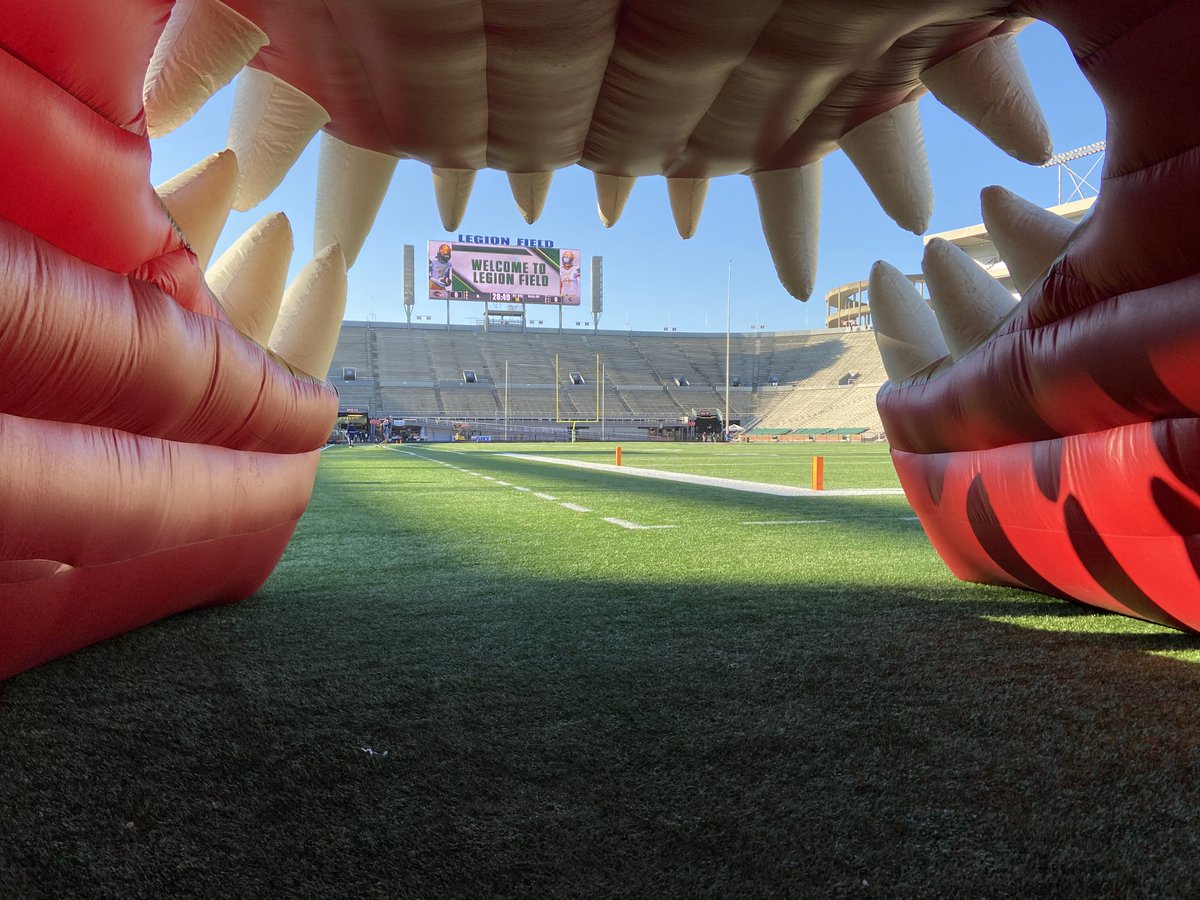 UAB_FB's tweet photo. It's a beautiful day for football at Legion Field, Blazer fans!🐲🔥

For more information about today's homecoming matchup against UTSA, take a look at the digital game program below!

🔗: https://t.co/3CpcLf3YJ5 https://t.co/eEqDW9DF8I