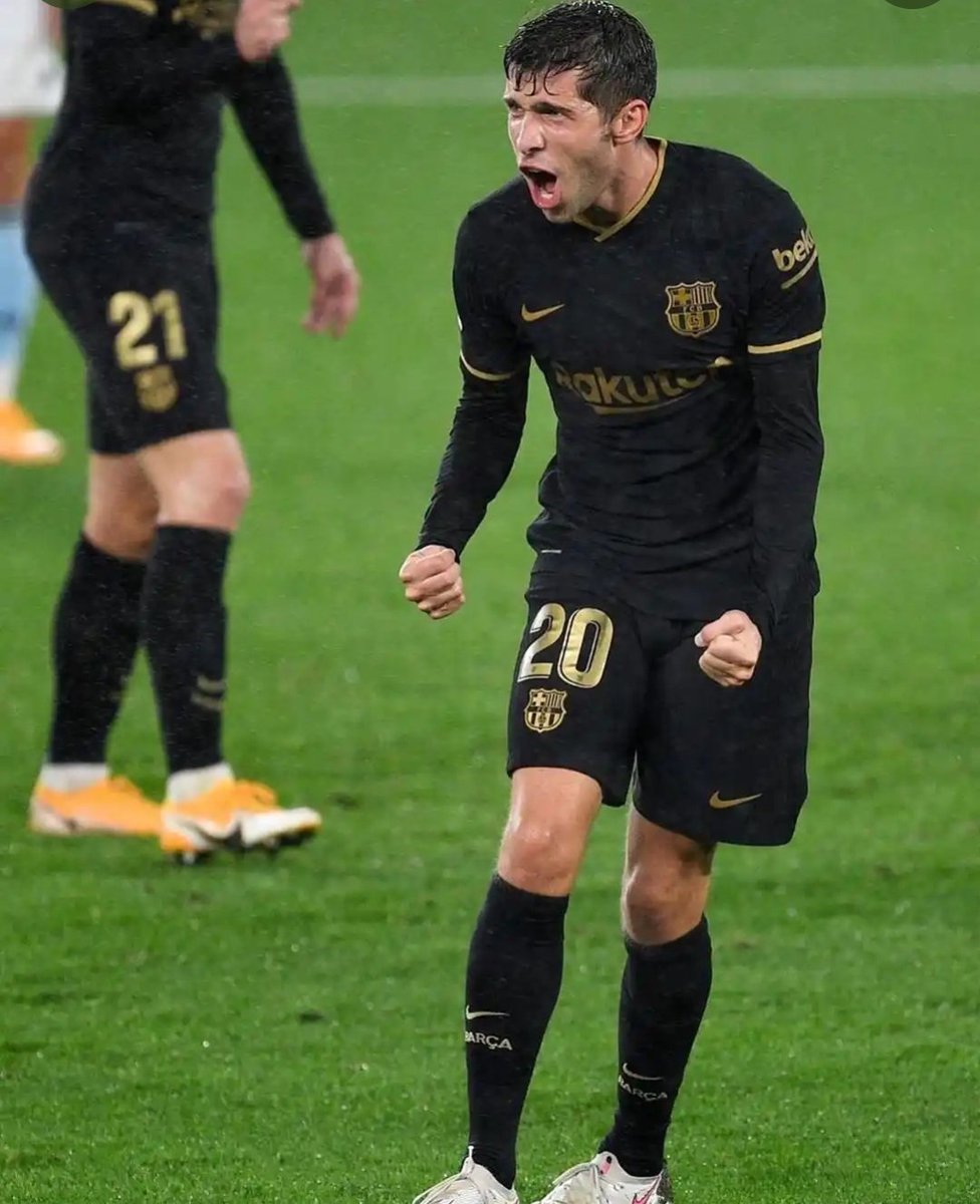 Koeman on Sergi Roberto-"He's doing well. There's alot of competition. Dest is the future although it doesn't mean he can't play now. He's played at a high level at Ajax."End of thread.Via~ Barça TV+