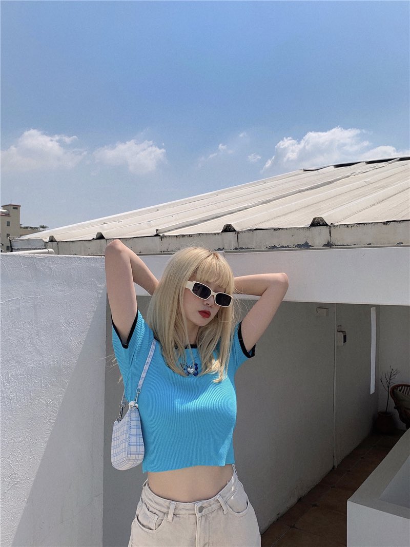 lilypetals_'s tweet photo. 🦋 𝘽𝙪𝙩𝙩𝙚𝙧𝙛𝙡𝙮 𝘾𝙤𝙡𝙤𝙧𝙛𝙪𝙡

ร��่นนี้น่ารักมาก สายฝอ สายเกา ใส่ได้หมดเลยค่ะ ผ้าไหมพรมยืดได้เยอะ ตัวผีเสื้อเป็นงานปักค่ะ แต่งดีเทลเก๋ๆด้วยการกุ๊นขอบตัดสี มาพร้อมราคาน่ารัก‼️

♡ Color: ฟ้า ชมพู
♡ Size: อก 24-40

🍎 — Price: 120 .-

#เสื้อผ้าสไตล์เกาหลี #เสื้อผ้าพร้อมส่ง https://t.co/ISeda8cLNt