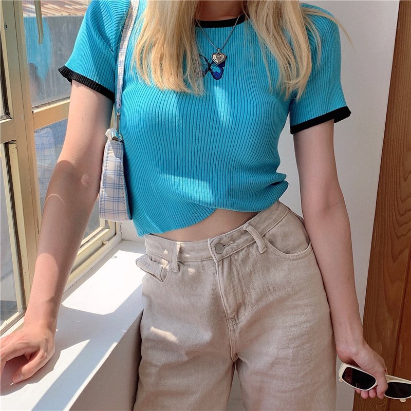lilypetals_'s tweet photo. 🦋 𝘽𝙪𝙩𝙩𝙚𝙧𝙛𝙡𝙮 𝘾𝙤𝙡𝙤𝙧𝙛𝙪𝙡

ร��่นนี้น่ารักมาก สายฝอ สายเกา ใส่ได้หมดเลยค่ะ ผ้าไหมพรมยืดได้เยอะ ตัวผีเสื้อเป็นงานปักค่ะ แต่งดีเทลเก๋ๆด้วยการกุ๊นขอบตัดสี มาพร้อมราคาน่ารัก‼️

♡ Color: ฟ้า ชมพู
♡ Size: อก 24-40

🍎 — Price: 120 .-

#เสื้อผ้าสไตล์เกาหลี #เสื้อผ้าพร้อมส่ง https://t.co/ISeda8cLNt