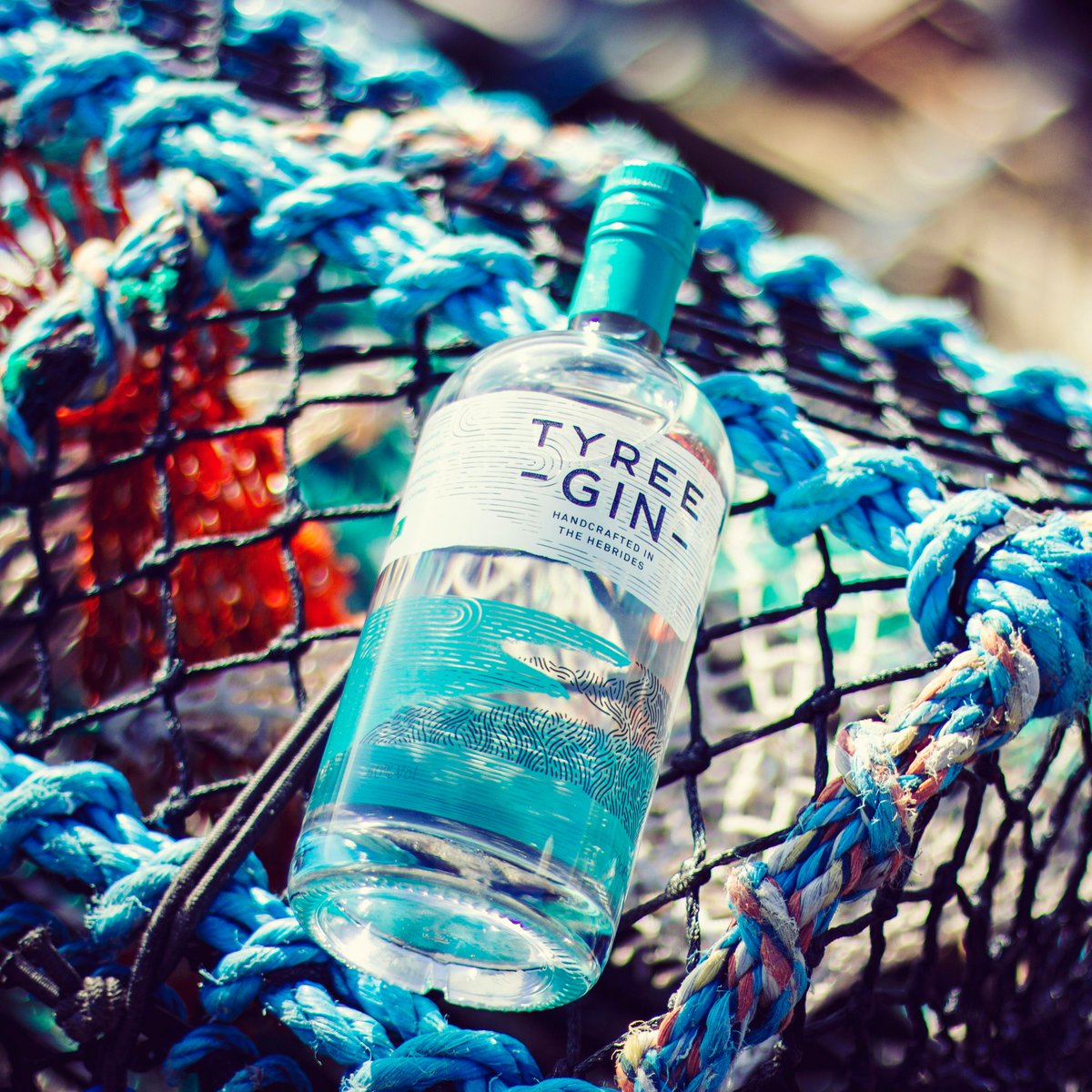 Introducing <a href="/TyreeGin/">Tyree Gin</a>, an official #ScottishGin of International Scottish Gin Day 2020.

Learn more internationalscottishginday.com/gin-maker/tyre…

📸TGC

#isgd #isgd2020 #discoverscottishgin #lovescottishgin #internationalscottishginday #drink #cocktail #ginandtonic #scotland #enjoyresponsibly