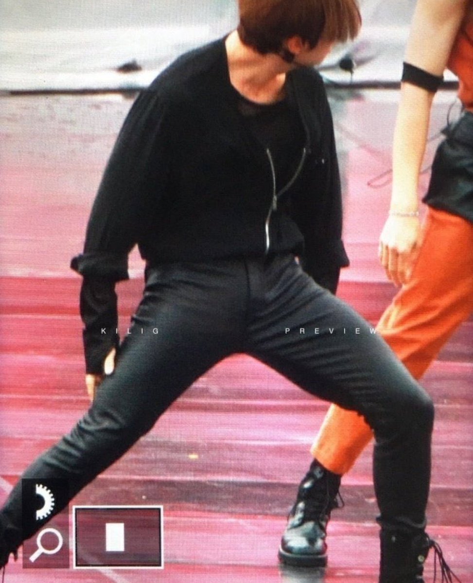 minho’s thighs appreciation a thread because amel disrespected minho’s beautiful thighs https://twitter.com/madeskzstay/status/1312389242253836288